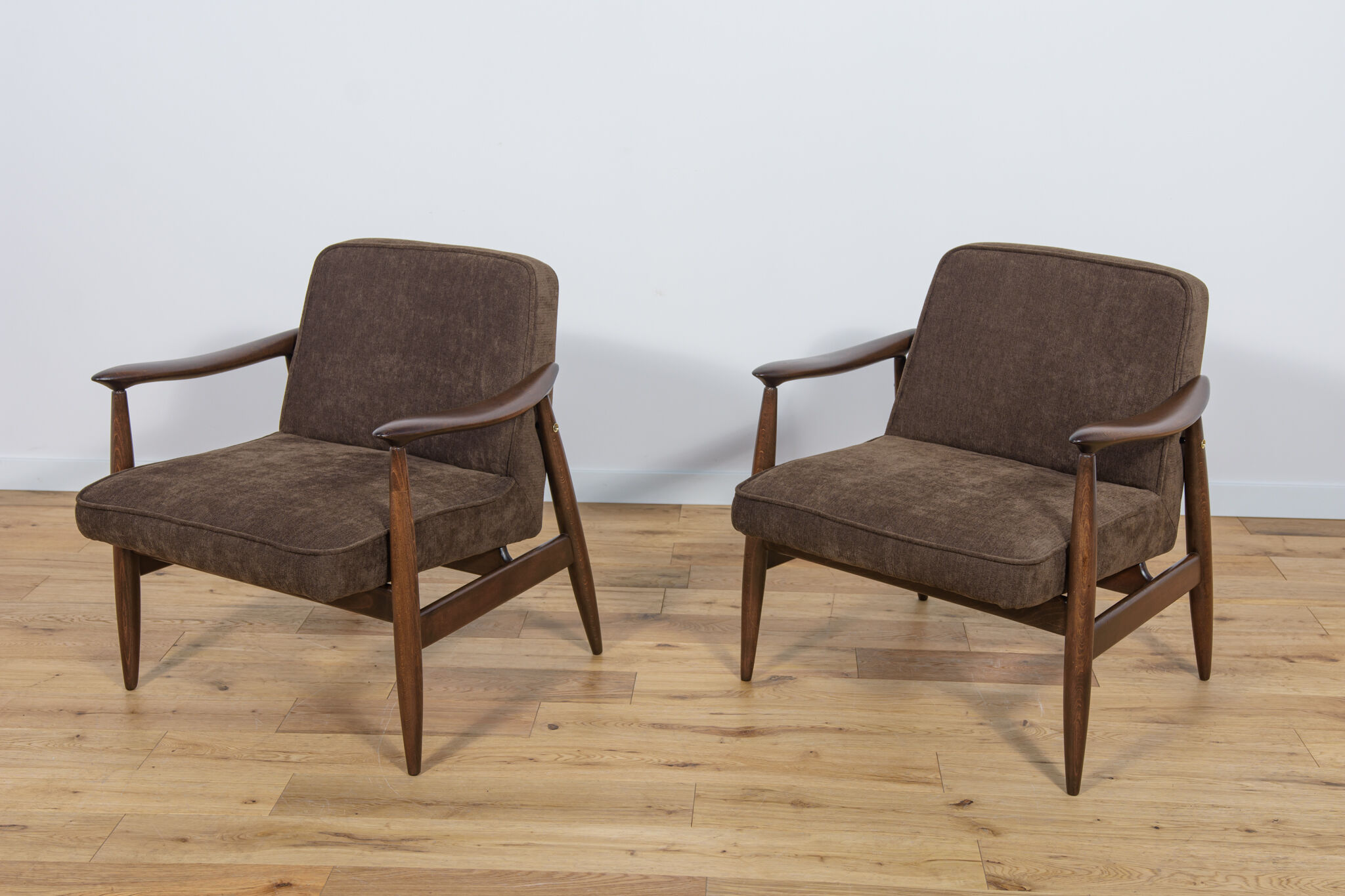 GFM-87 Armchairs by Juliusz Kedziorek for Gościcińskie Furniture, 1960s, Set of 2