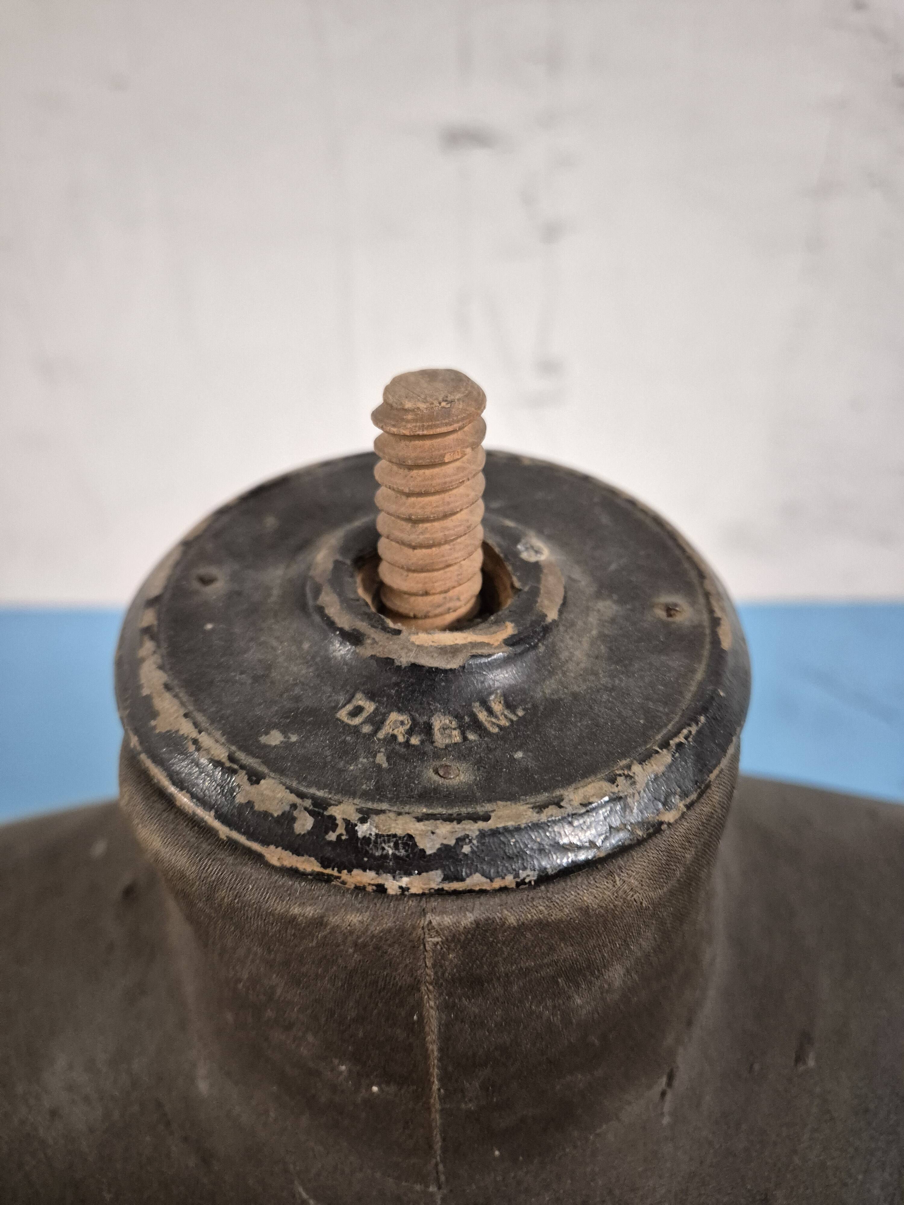 Dressmaker's mannequin