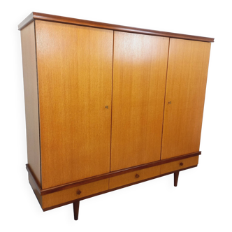 Armoire vintage Gaston Poisson en bois des années 60