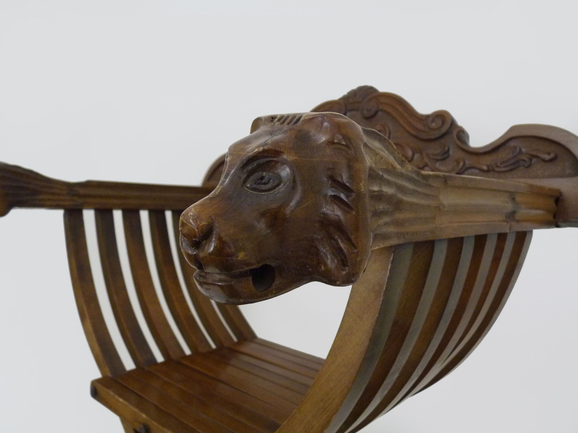 Chaise Savonarola vintage en noyer, Italie, 1970s