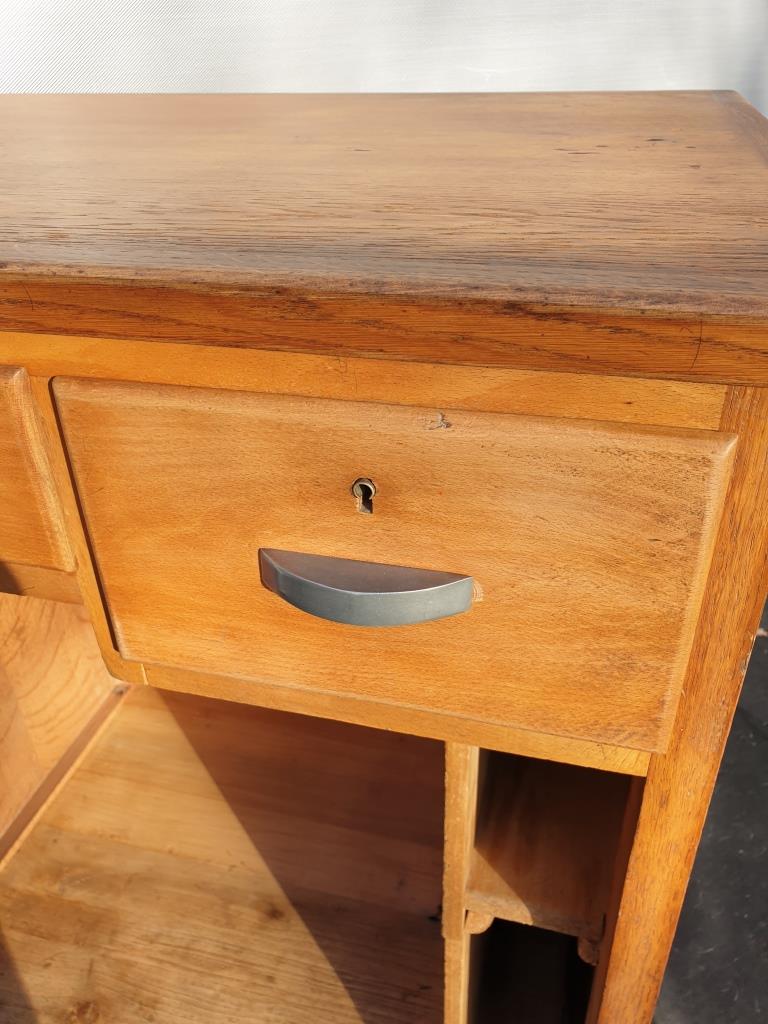 1950's store checkout counter with Bakelite mint