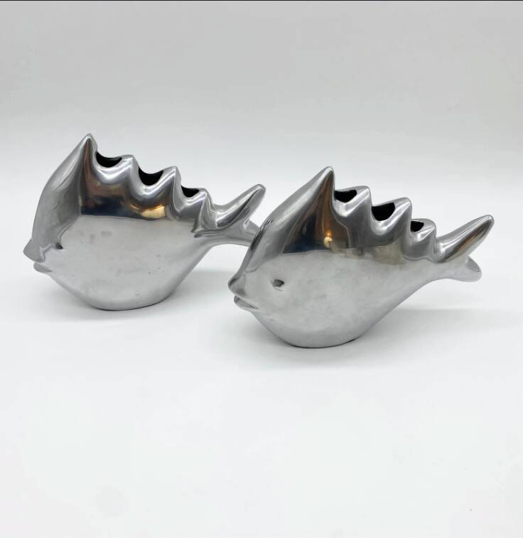 Pair of “Fish” vases / Cast aluminum – 1980s