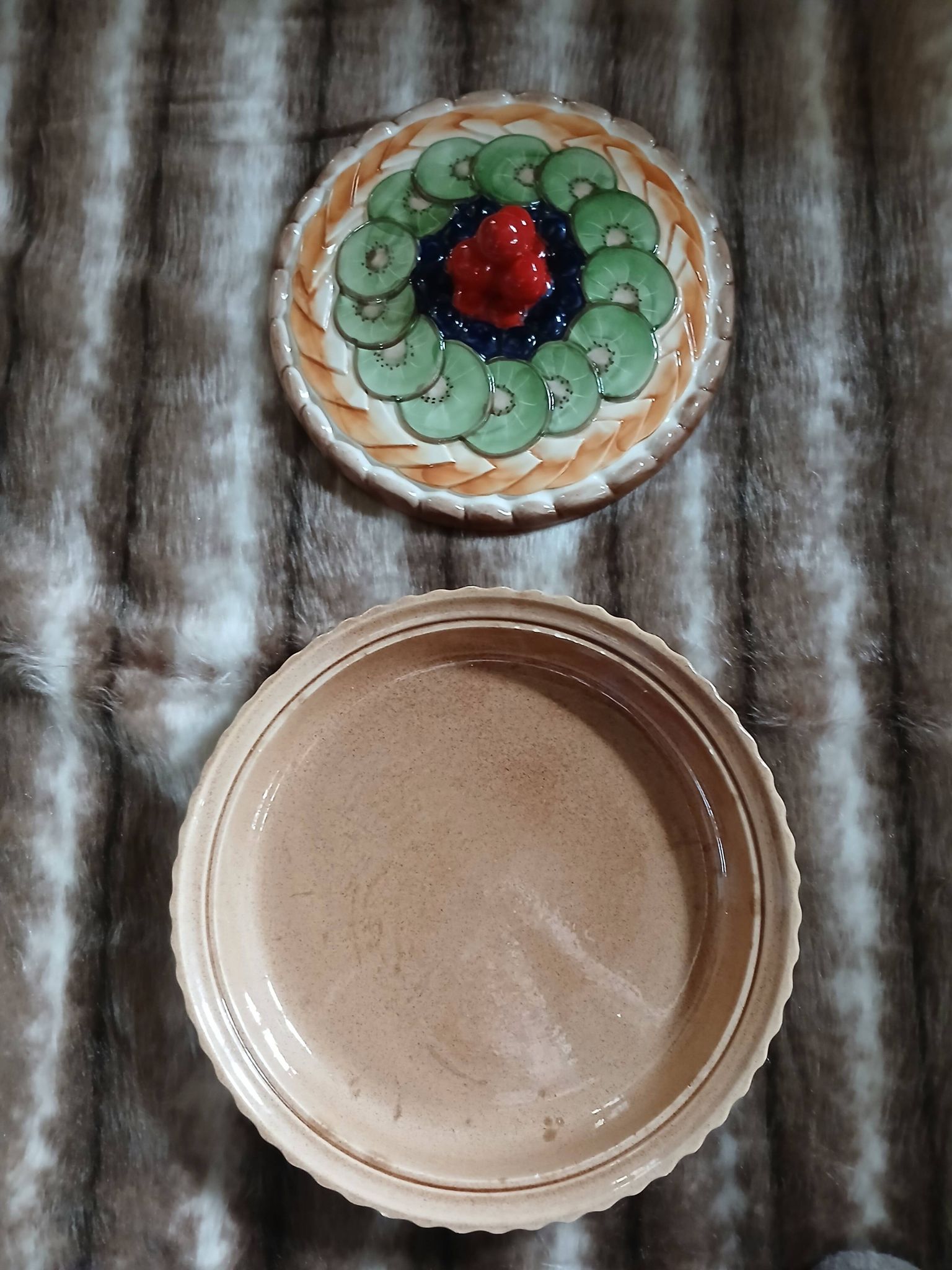 Antique pie dish in slipware