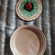 Antique pie dish in slipware