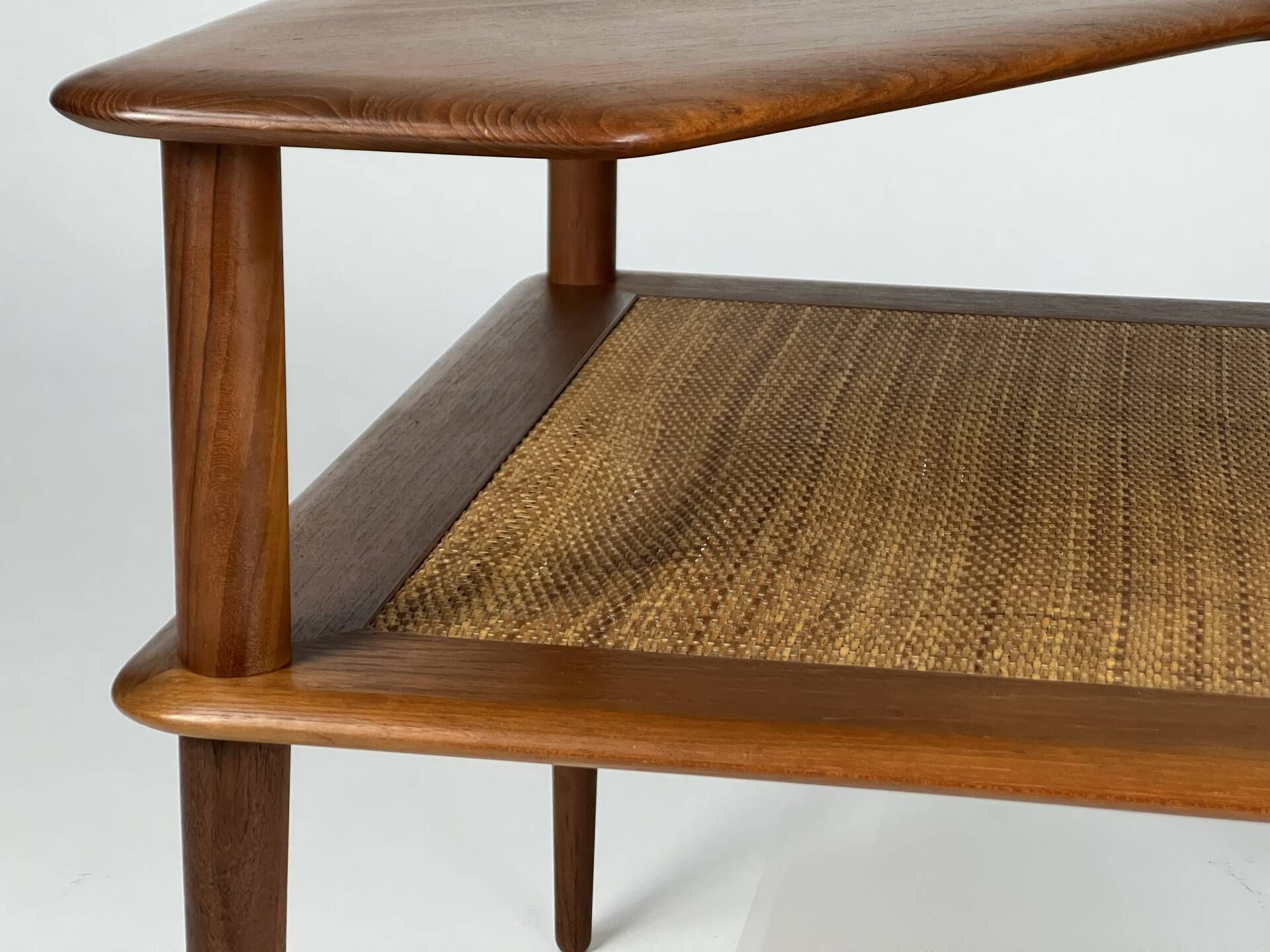 Table basse d'angle Minerva en teck Hvidt Mølgaard-Nielsen danoise