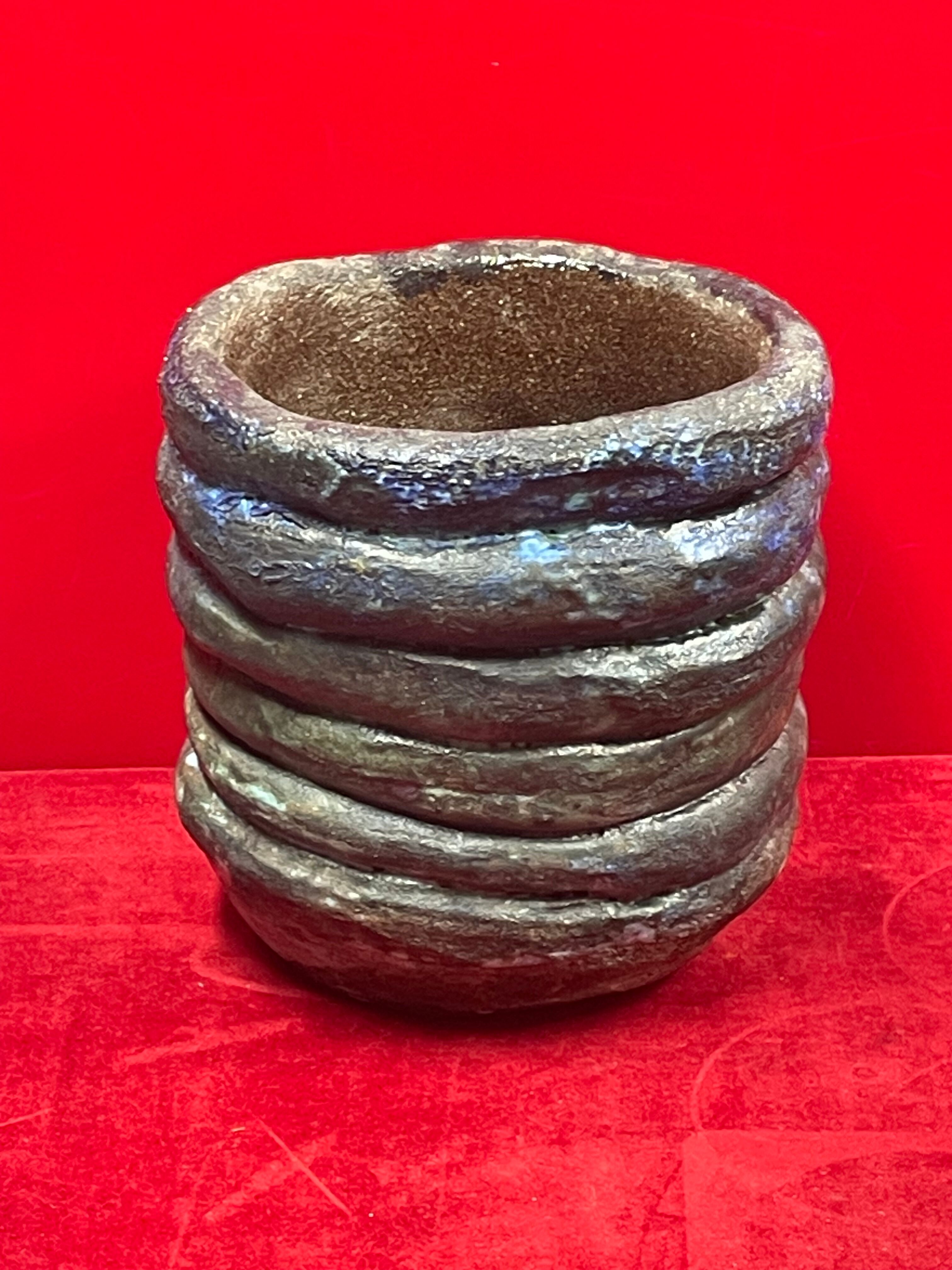Vase en céramique signée Lionnet