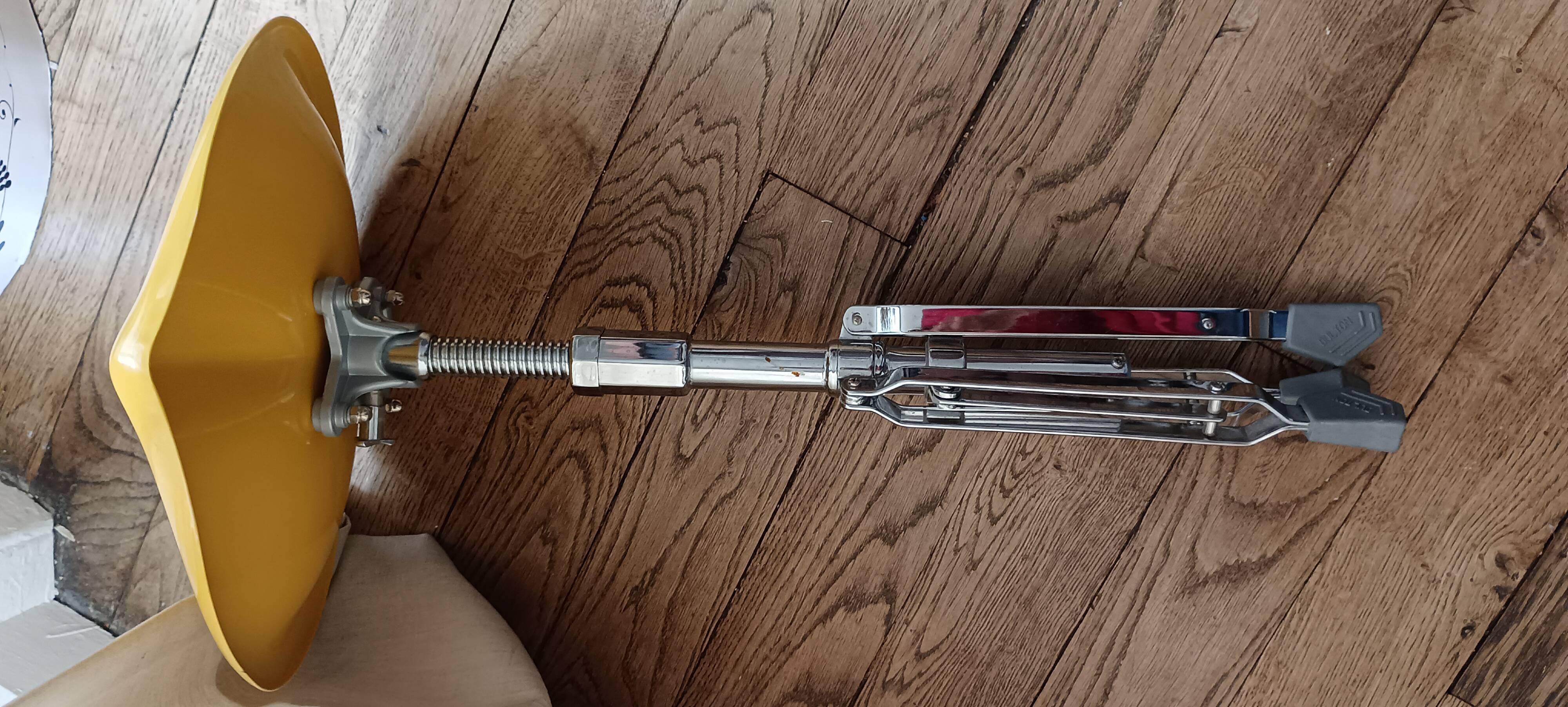 yasu sasamoto dulton tractor stool