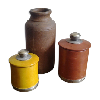 Lot 3 earthen pots
