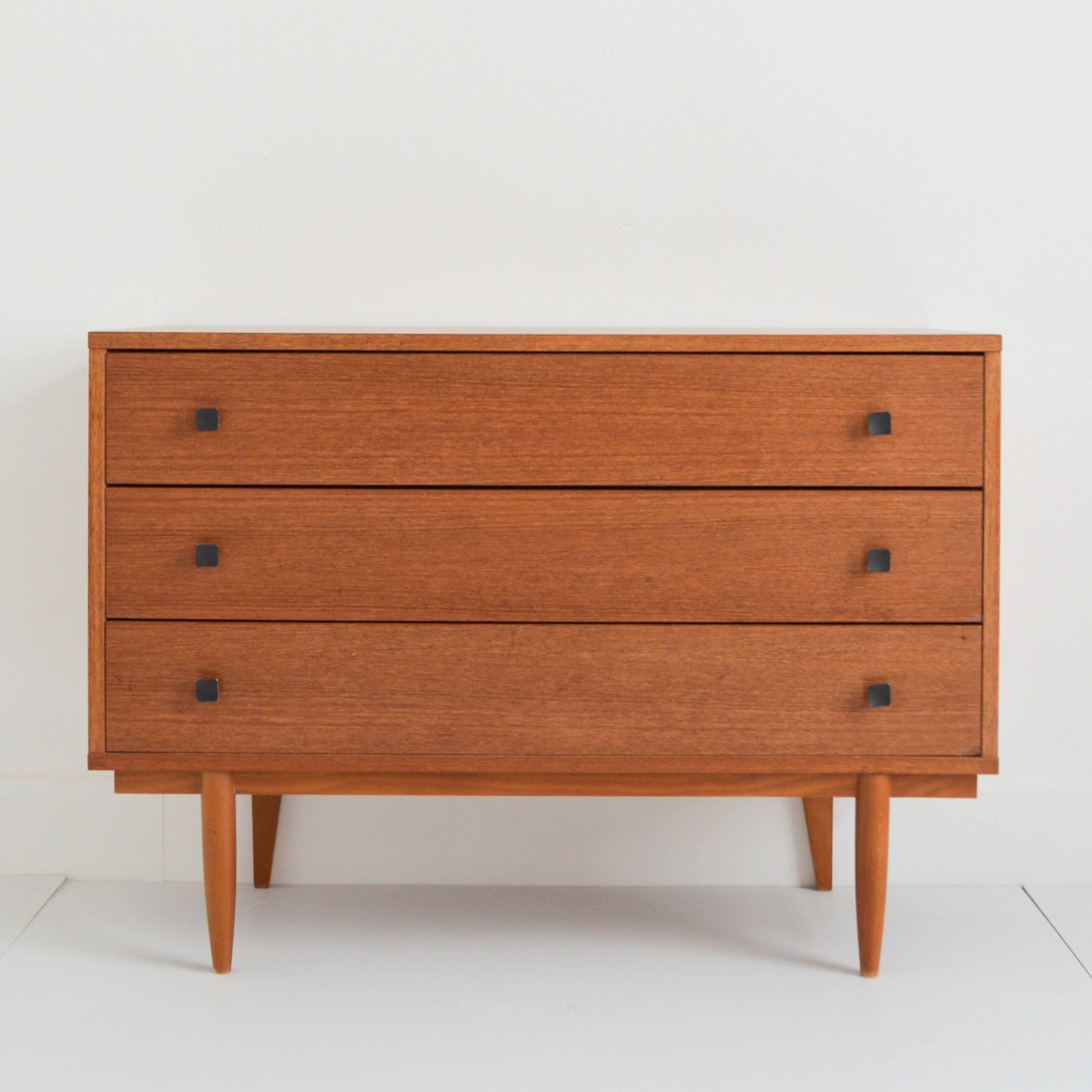 Vintage 1950s 3-drawer chest of drawers