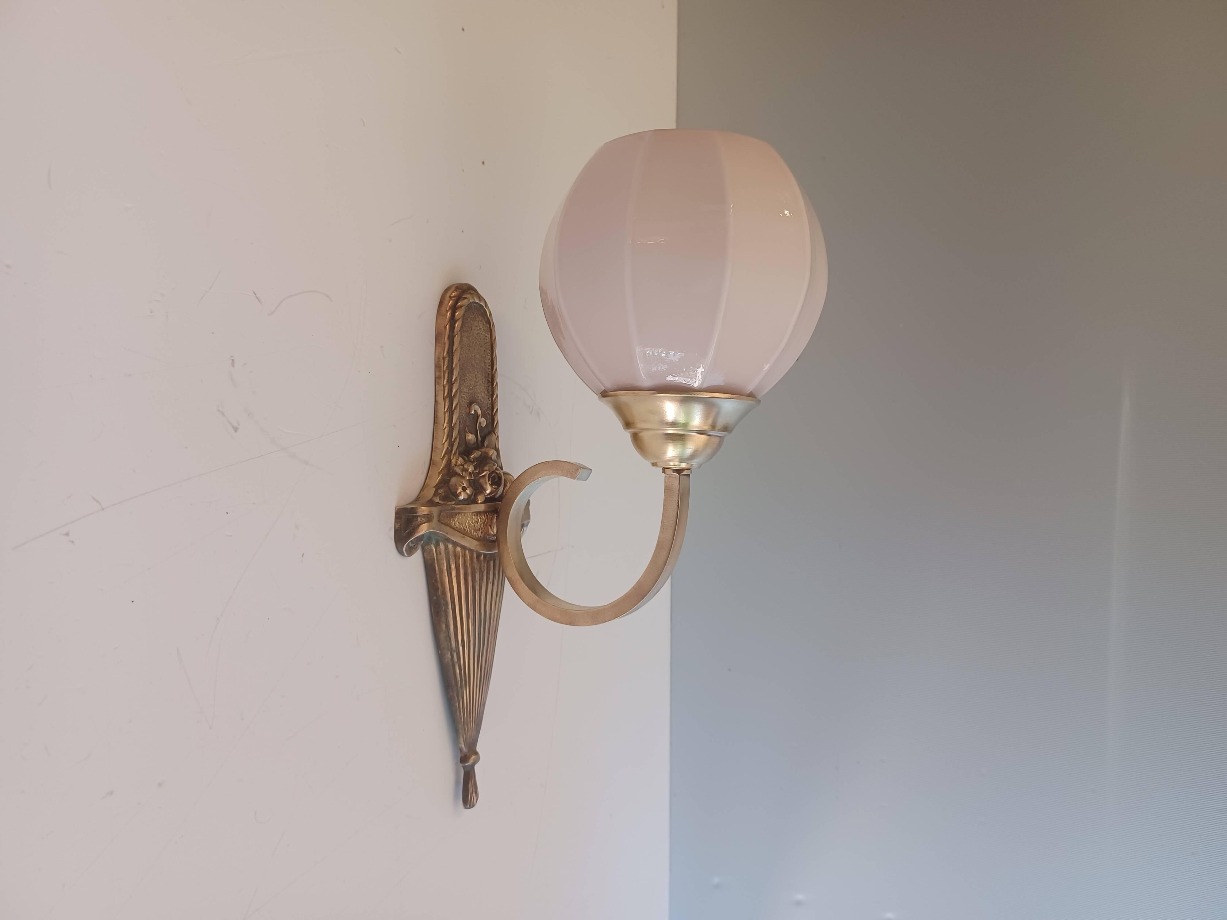 Ancienne applique art nouveau - Bronze et opaline