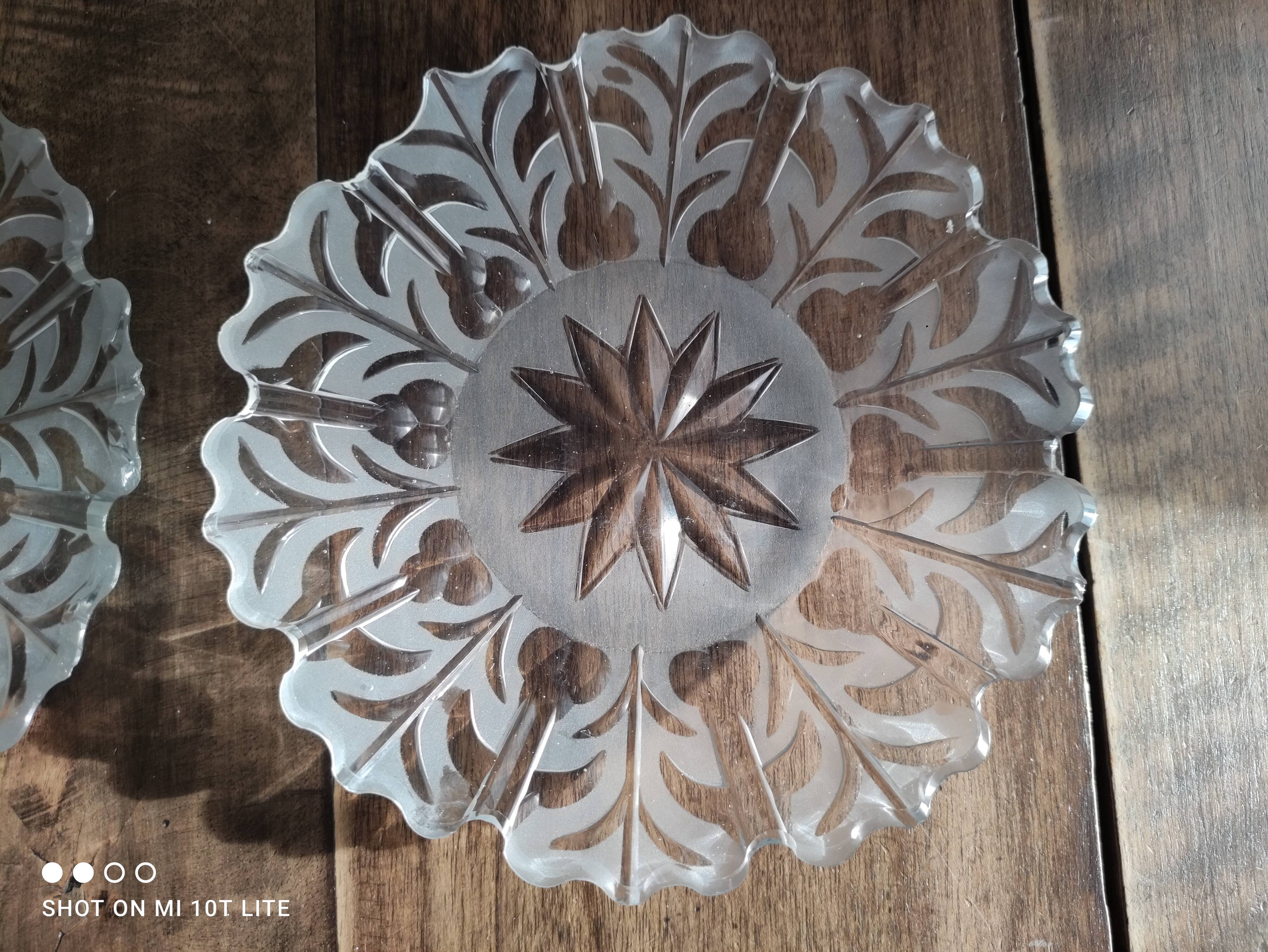 Set of 4 opaque glass bread plates snowflake