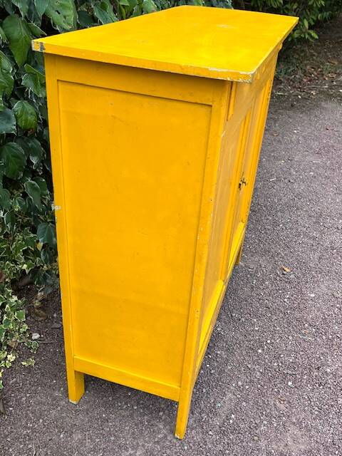 Yellow Parisian buffet