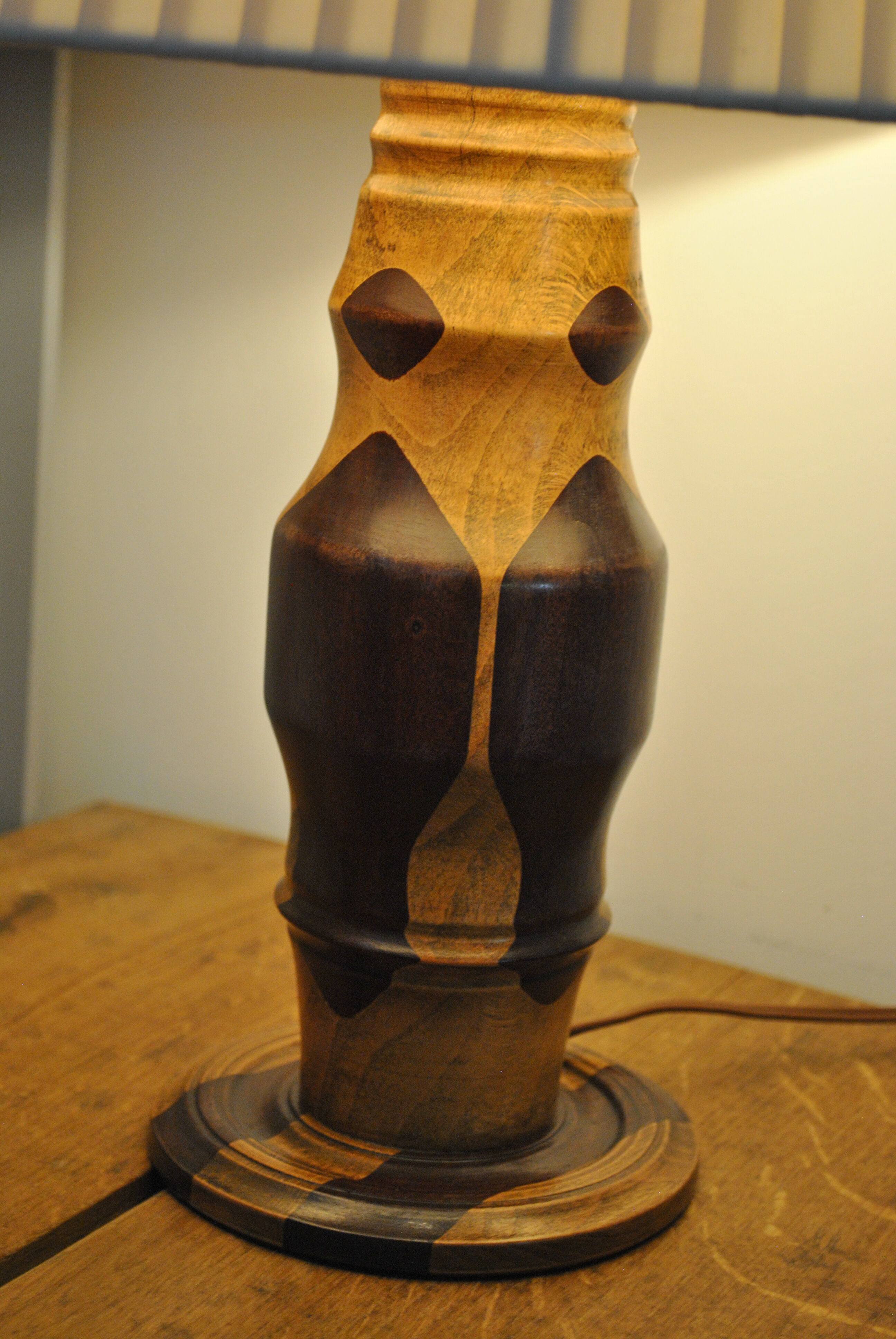 Scandinavian lamp in teck 1970