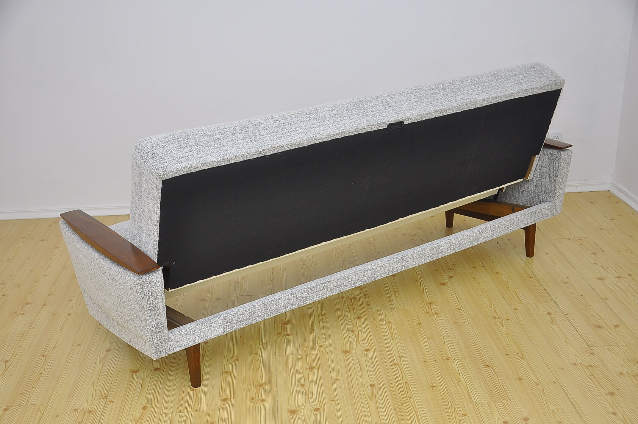 Mid-century Scandinavian sofa bed, 1960s