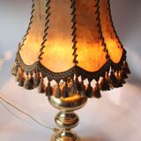 Lampe de table Mid-Century sur un pied en laiton massif et opulent - abat-jour en cuir