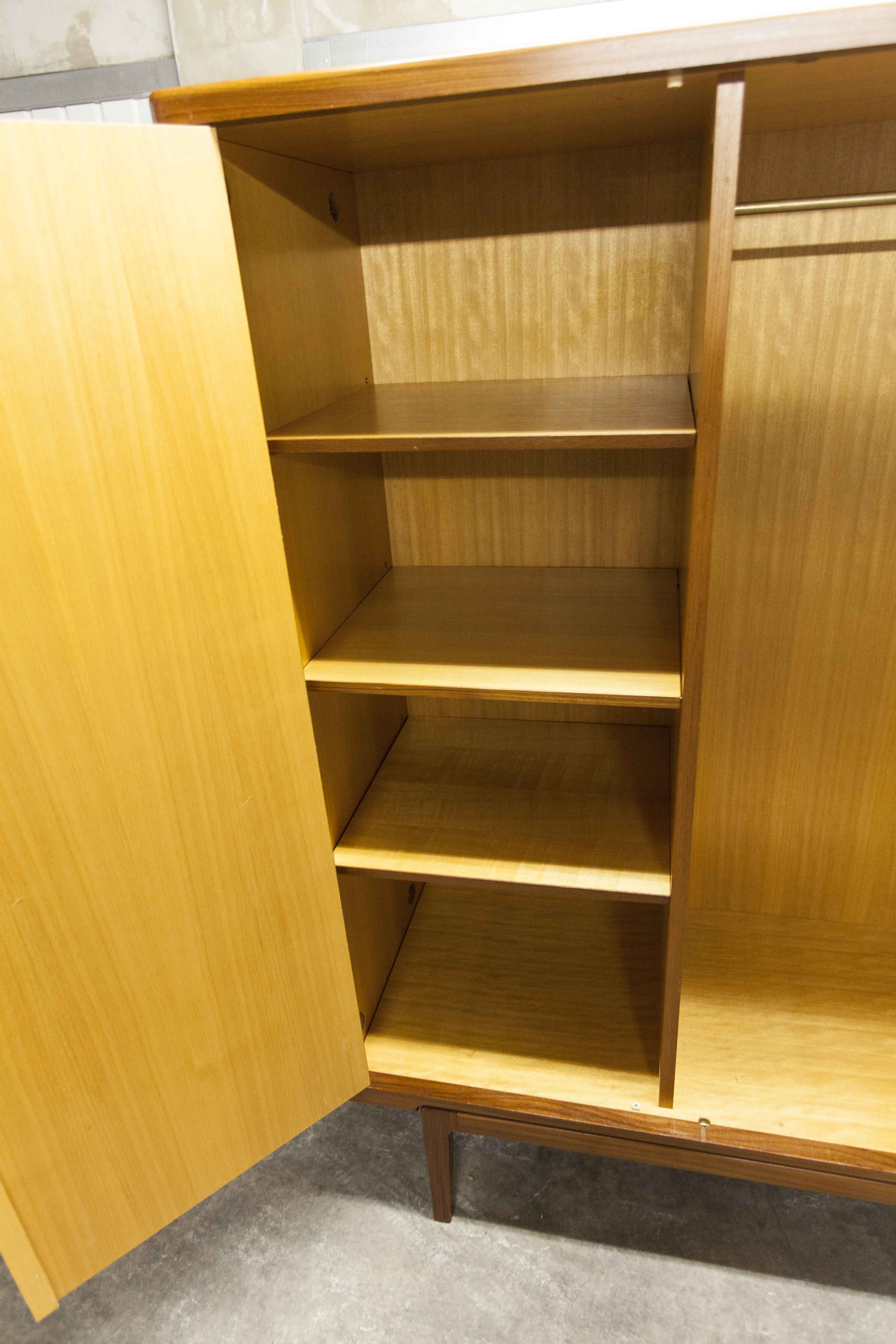Armoire scandinave en teck 1969 NF Ameublement 202