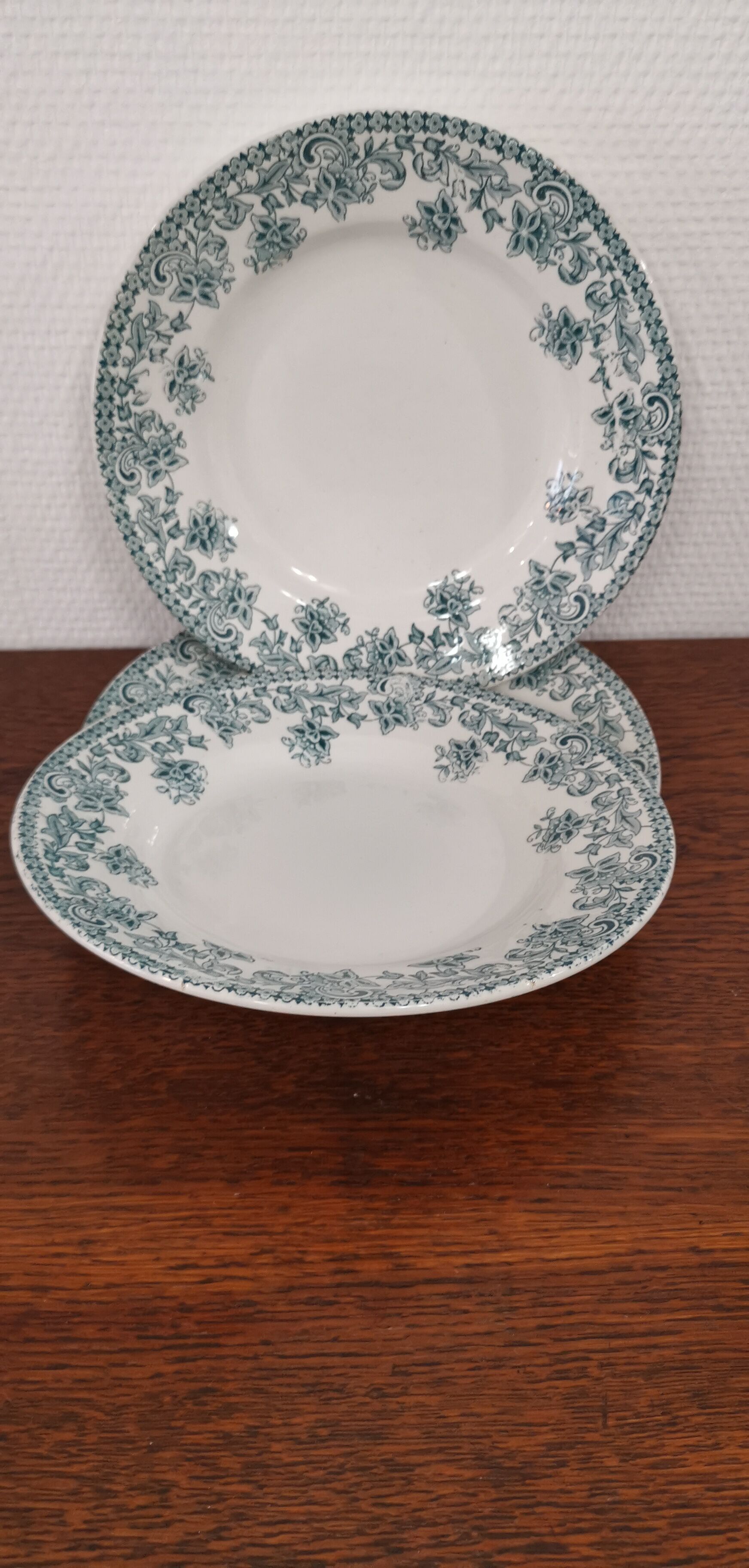 Set of 3 semi hollow plates model jane with dark green floral decoration st amand