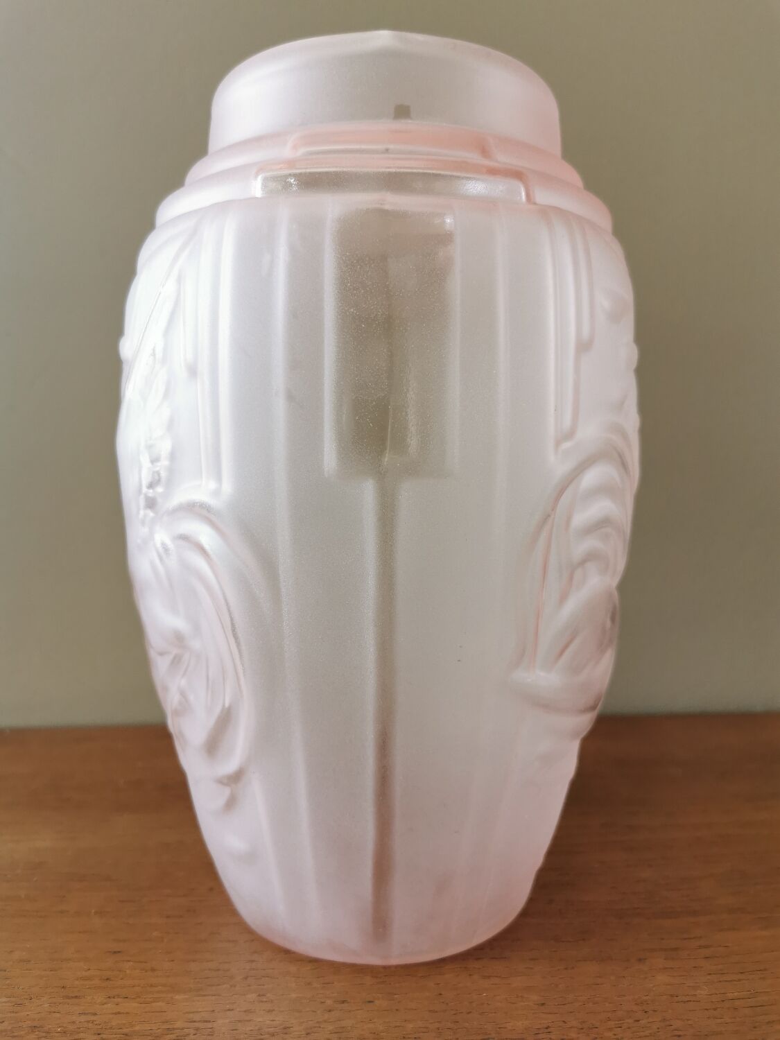 Art deco vase decorated with roosters