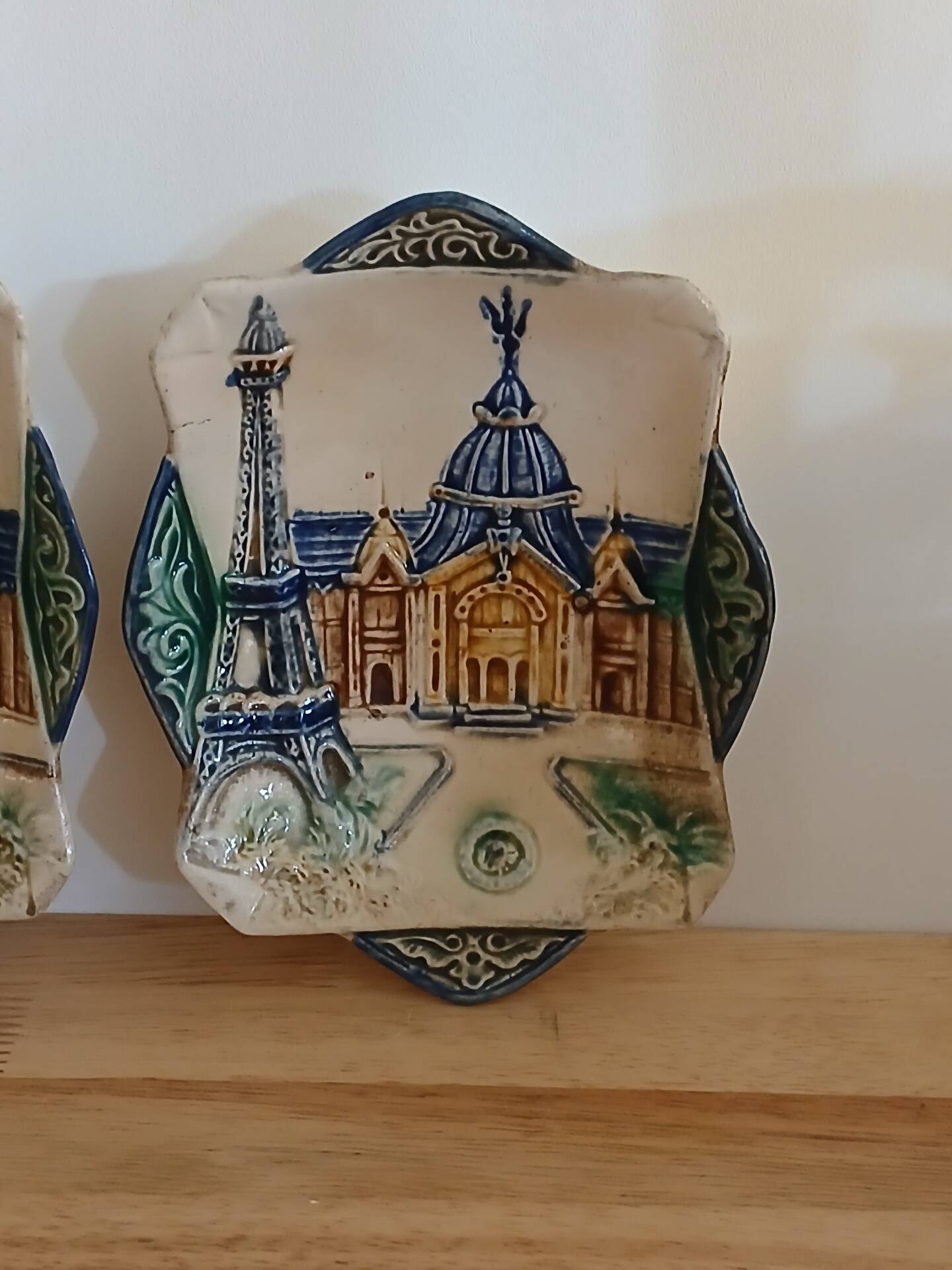 Plat en barbotine du XIXÈME Siècle