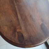 Pedestal table