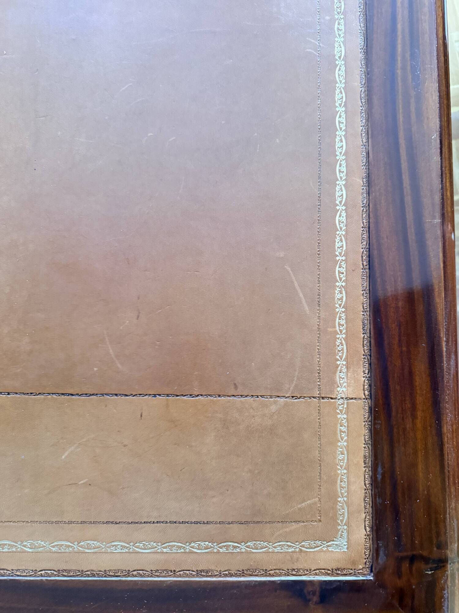 English coffee table in mahogany – Victorian legs circa 1880 – provenance