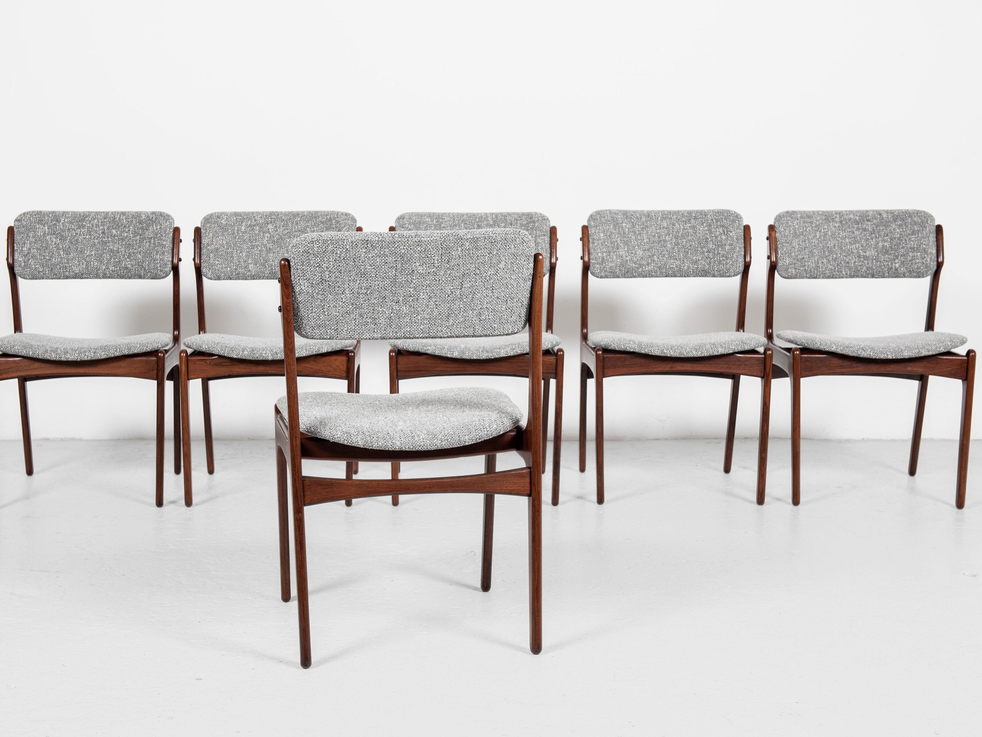 Midcentury Danish set of 6 dining chairs in rosewood by Erik Buch for Oddense Maskinsnedkeri 1960s