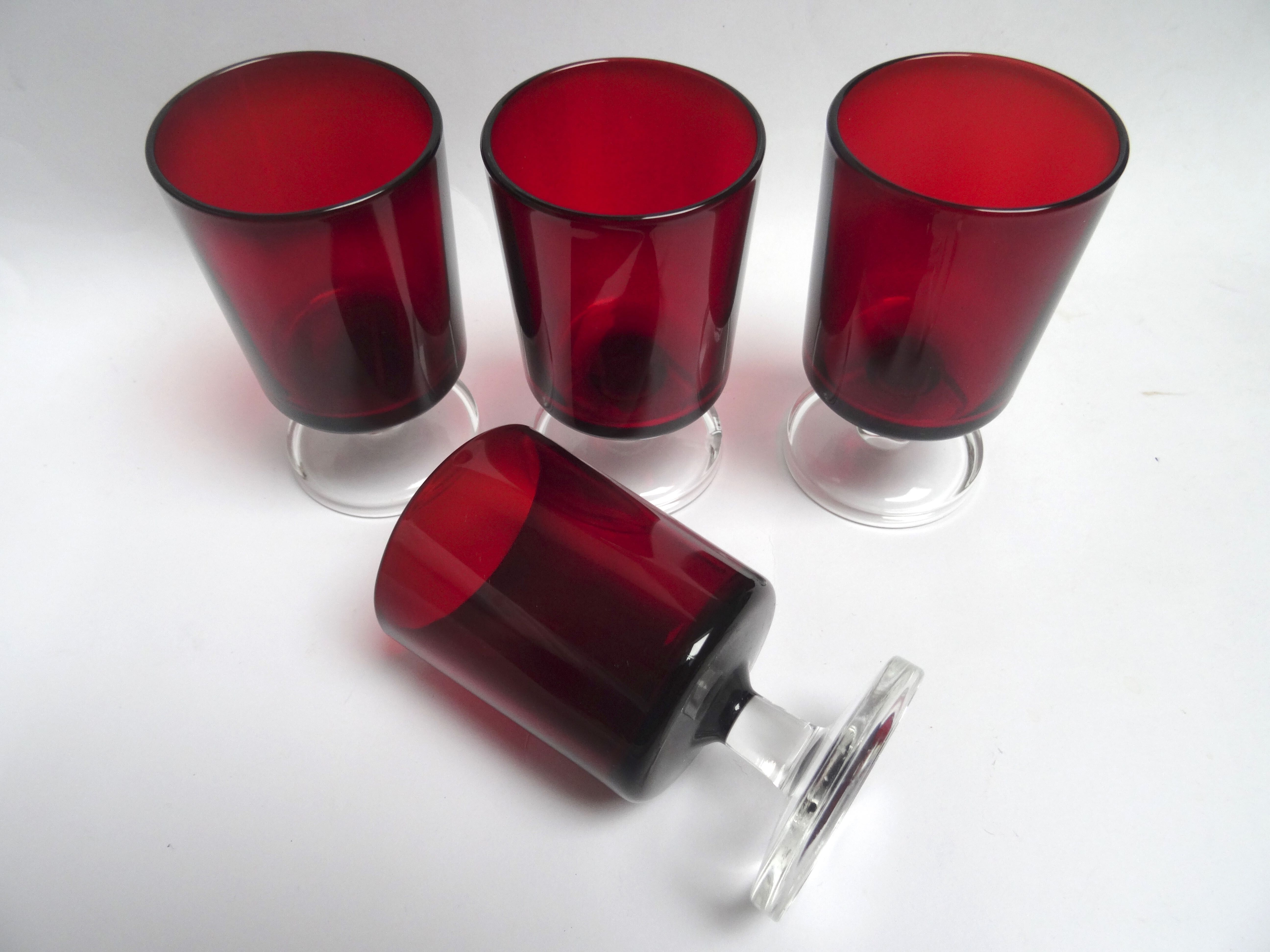 4 Cavalier glasses ruby with white wine