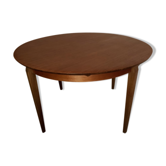 Scandinavian round teak dining table from the 60s extendable