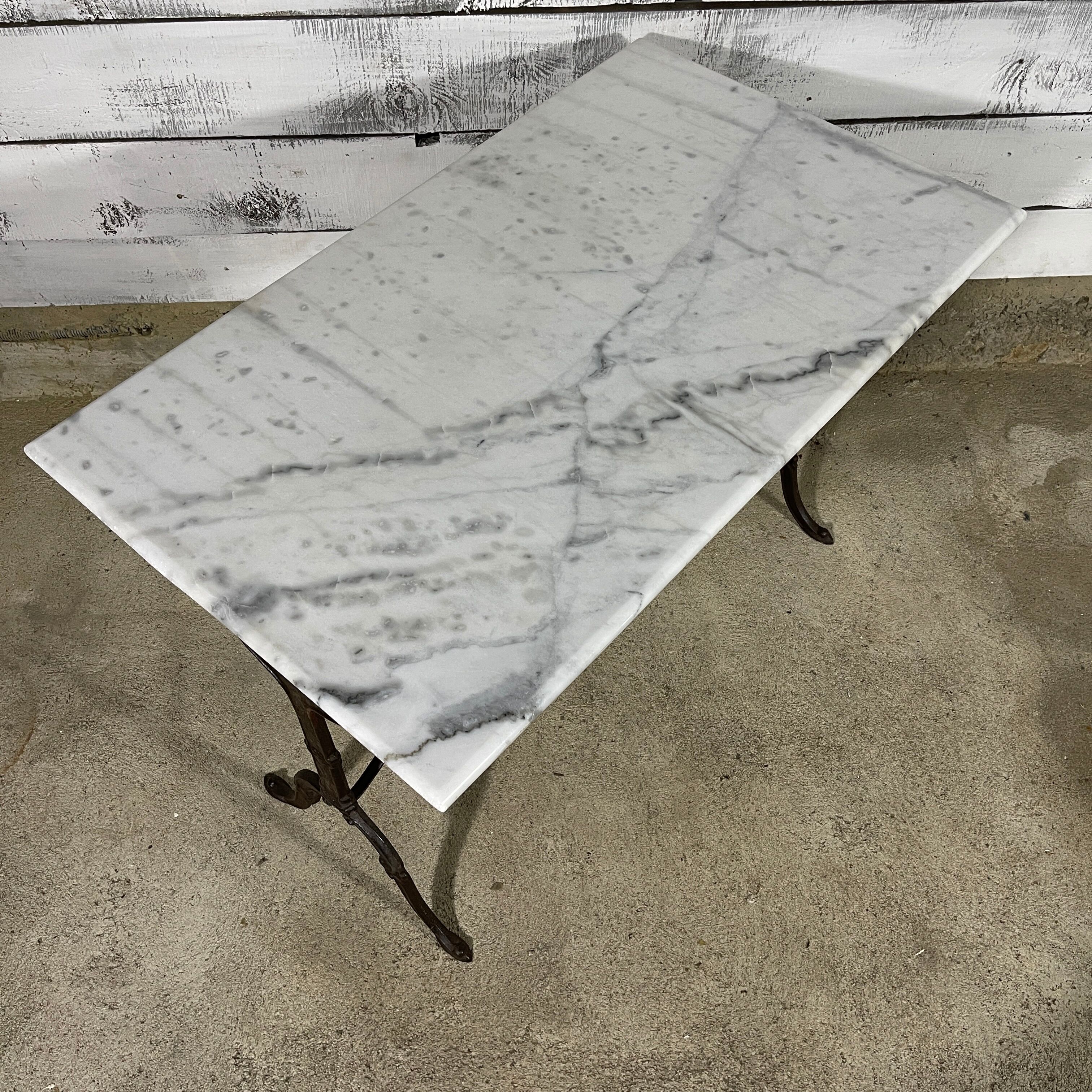 Table bistro marble tray