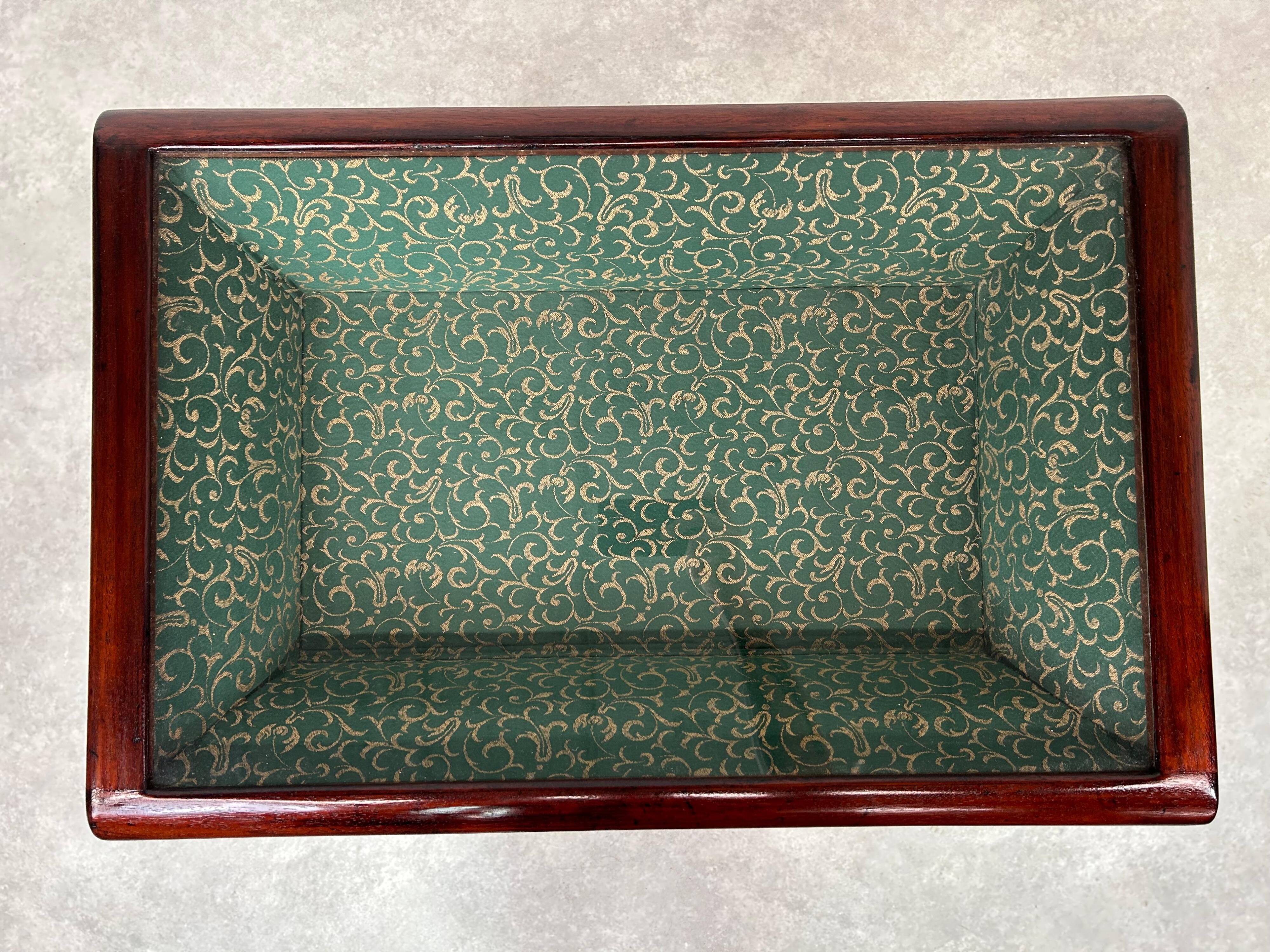 Art Deco display table in mahogany