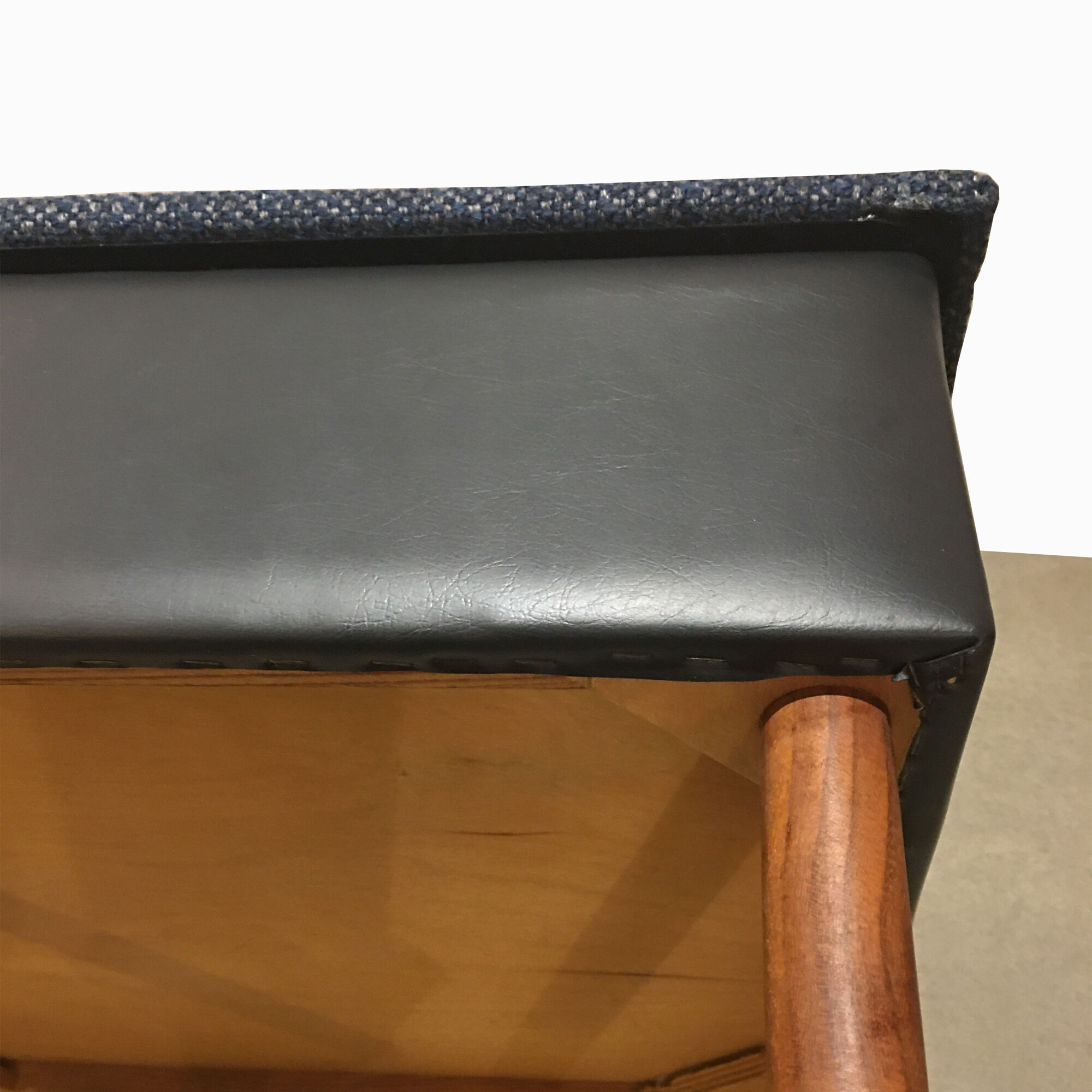 Chest stool, Danish 60