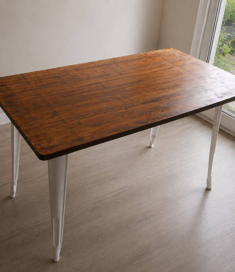 Industrial wood-effect table – 120 x 60 cm