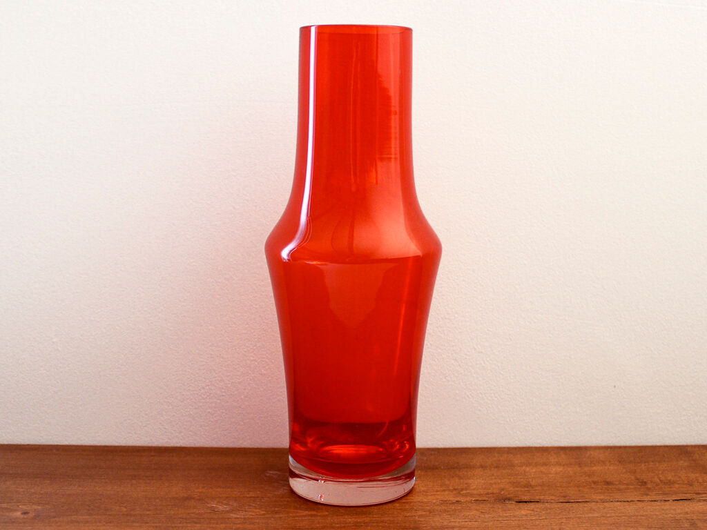 Vase rouge en verre par Riihimaki Finlande