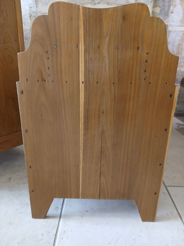 chevet relooké bleu profond et bois