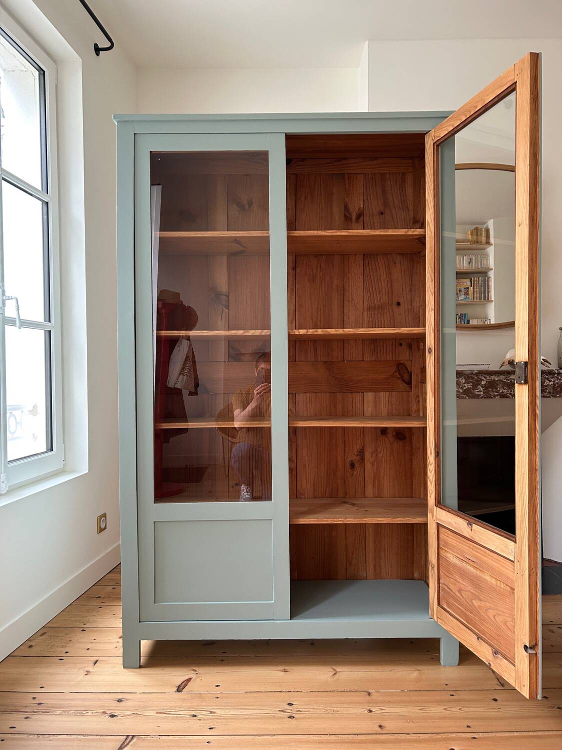 Parisian glass cabinet (renovated)