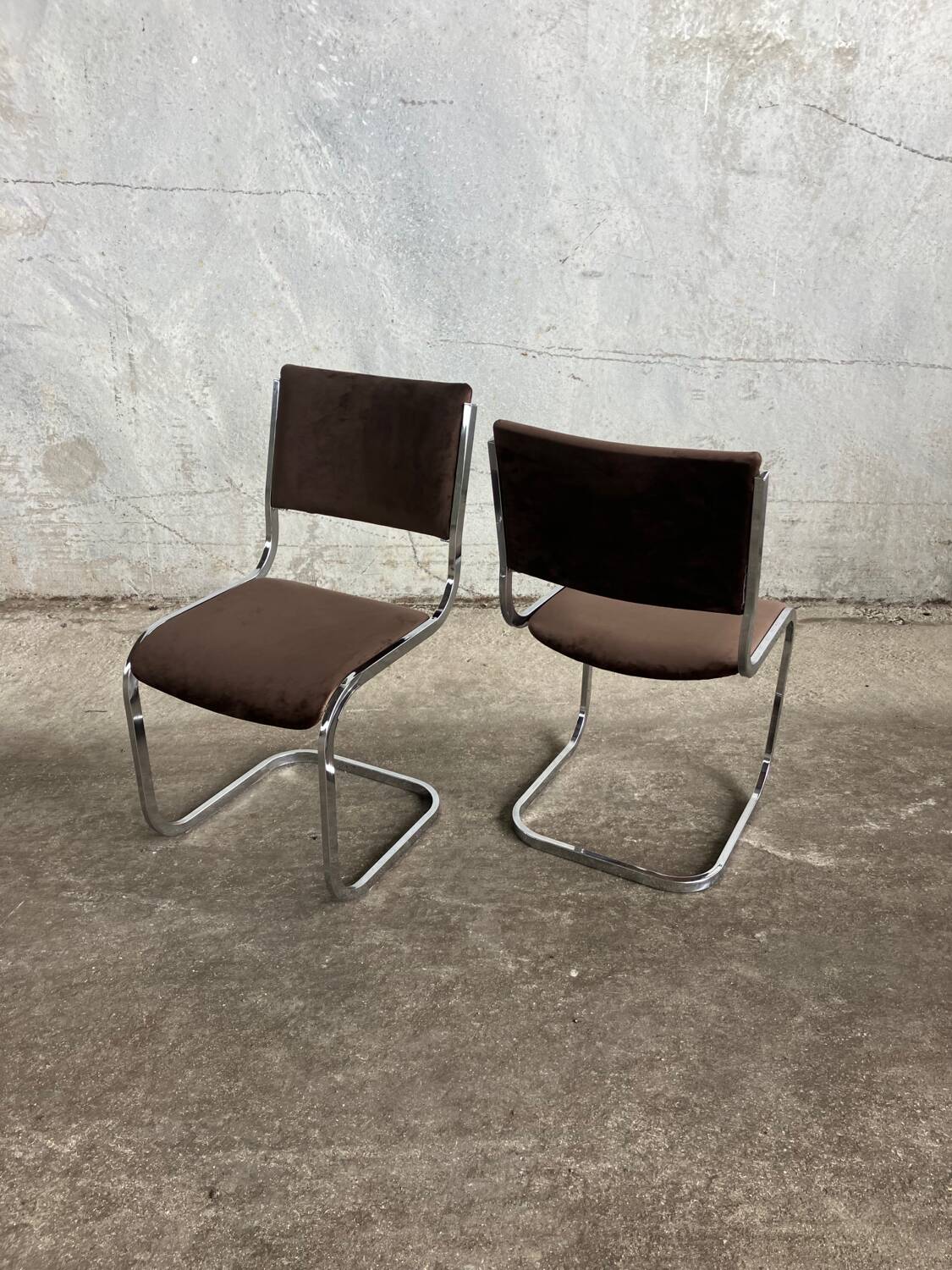 Paire de chaises chromées vintage 1970