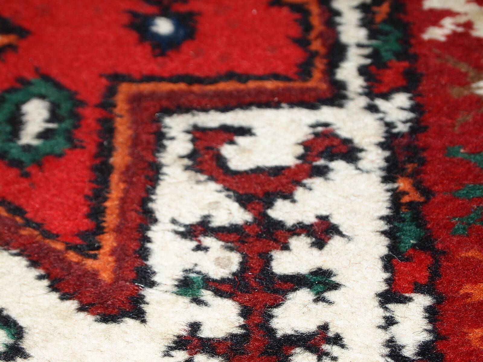 Tapis Vintage Hamadan en Laine, Années 1970, Élégance Intemporelle