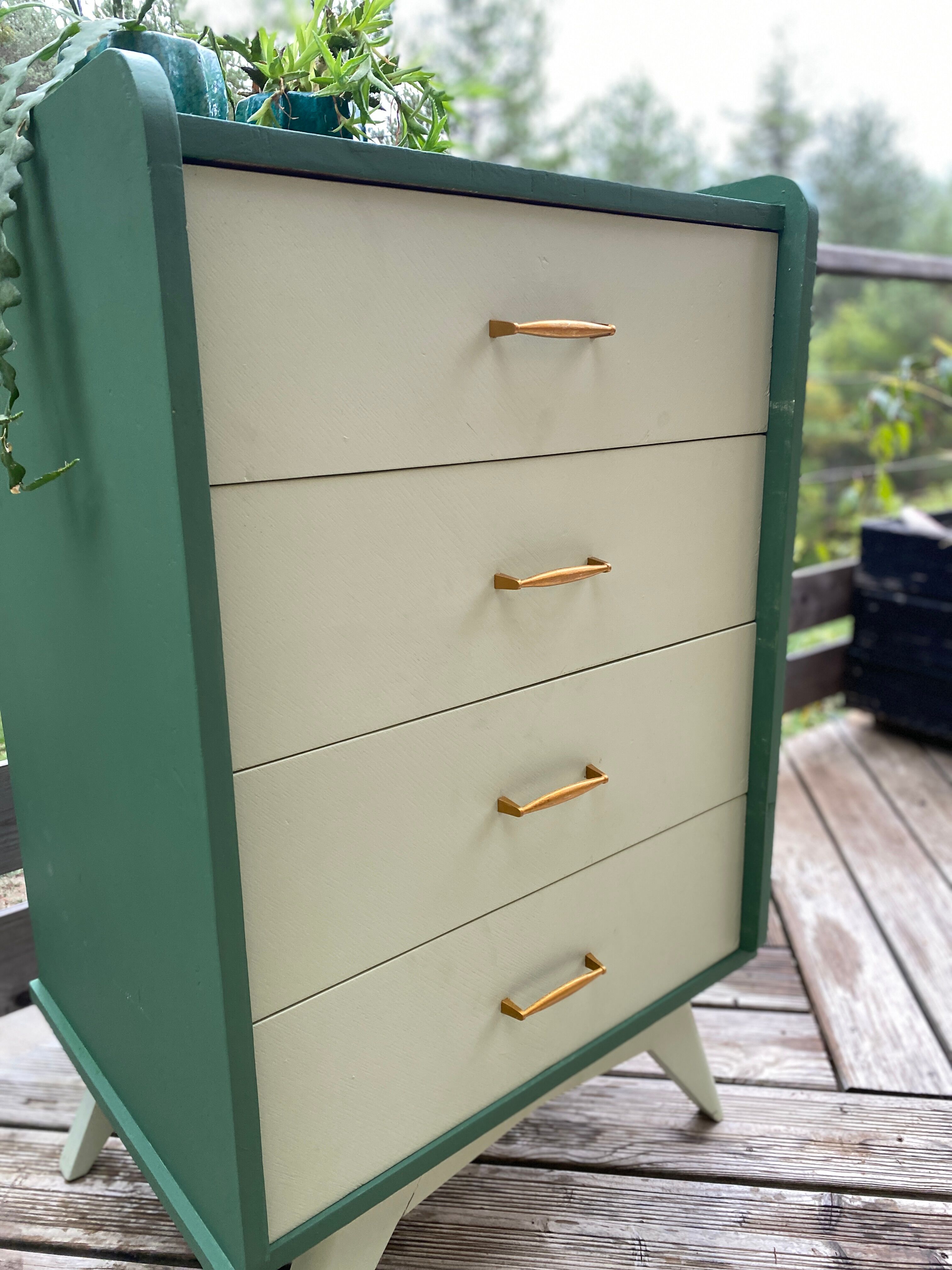 Compass foot chest of drawers