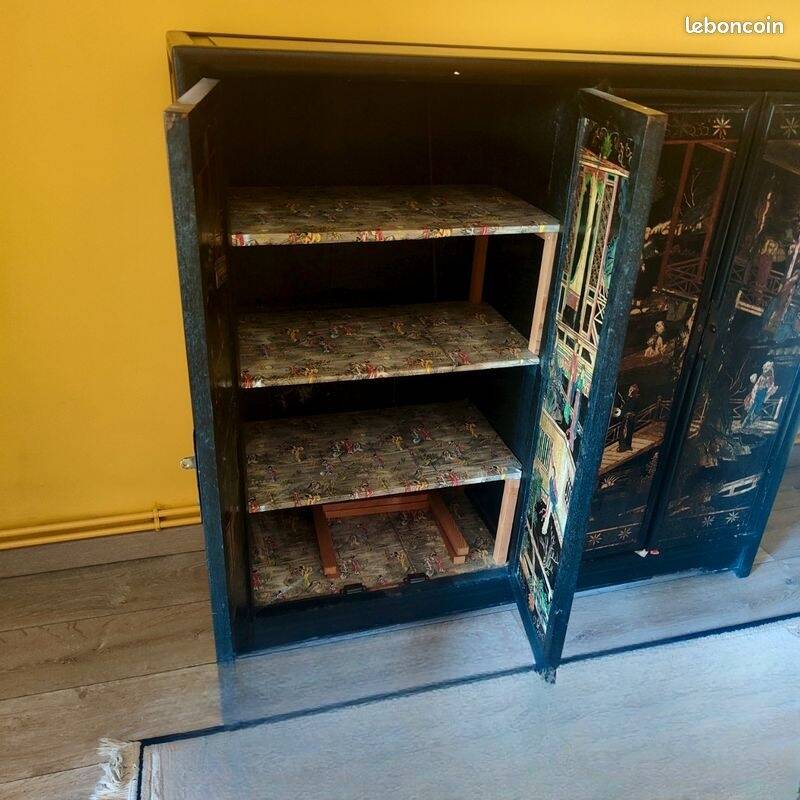 Chinese furniture in black lacquer