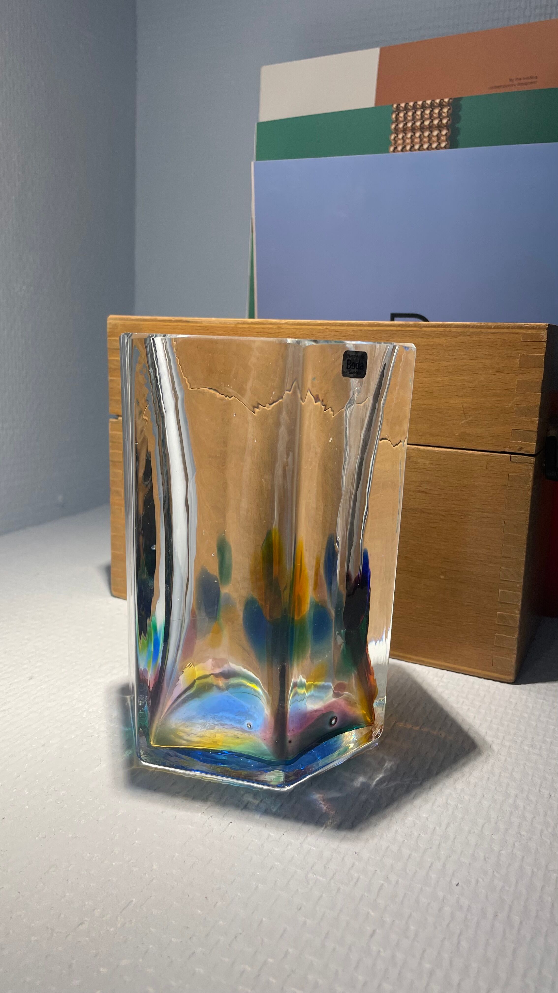 Crystal vase with color inclusions