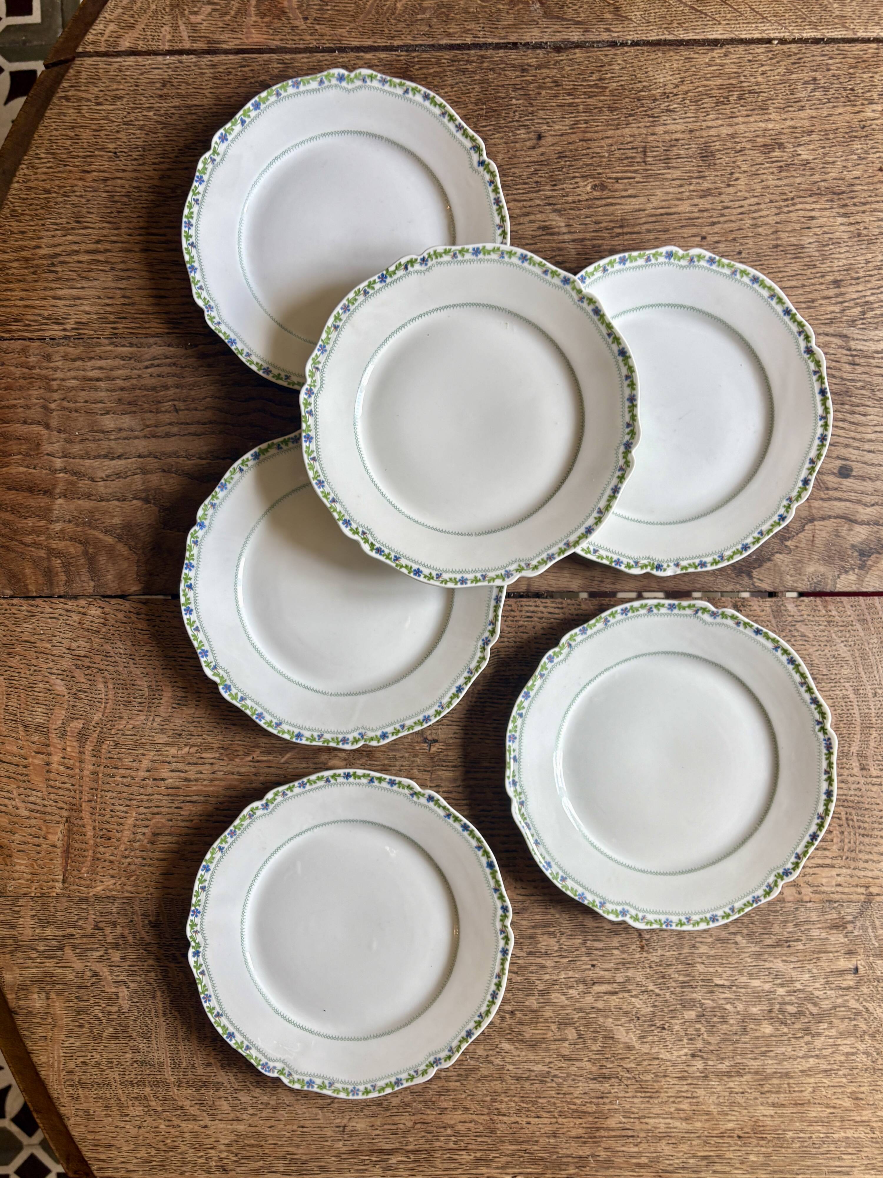 Set of 6 vintage dessert plates in Limoges porcelain.