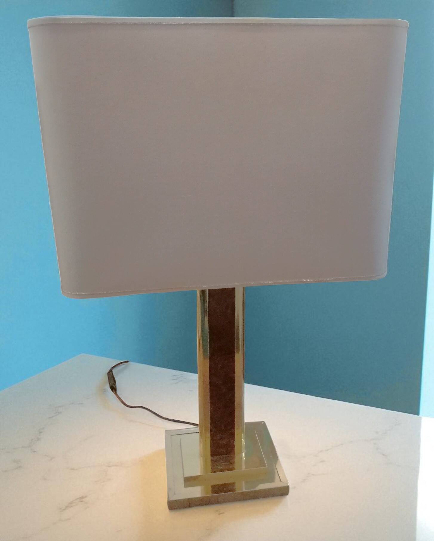 Vintage / art deco / 1950s brass table lamp.
