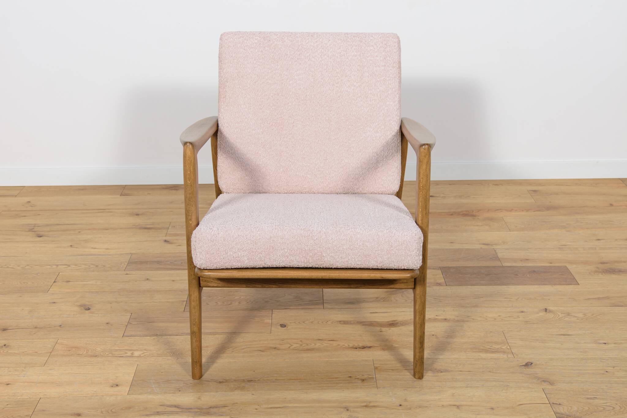 Mid-Century Model 300-139 Armchair from Swarzędzka Factory, 1960s