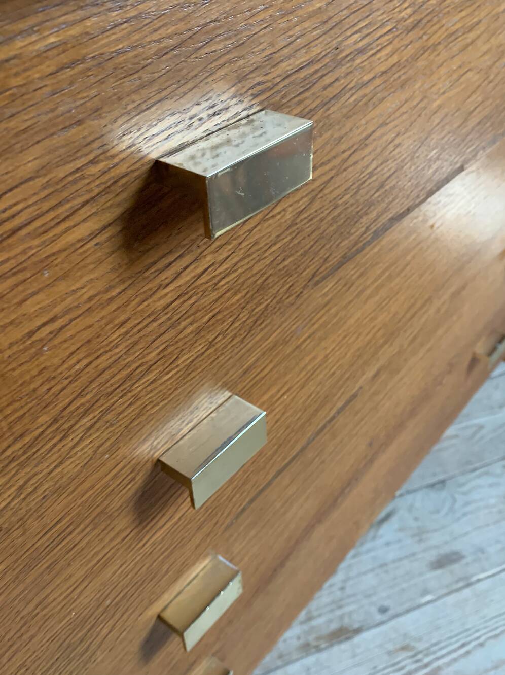 Vintage oak chest of drawers with 4 drawers