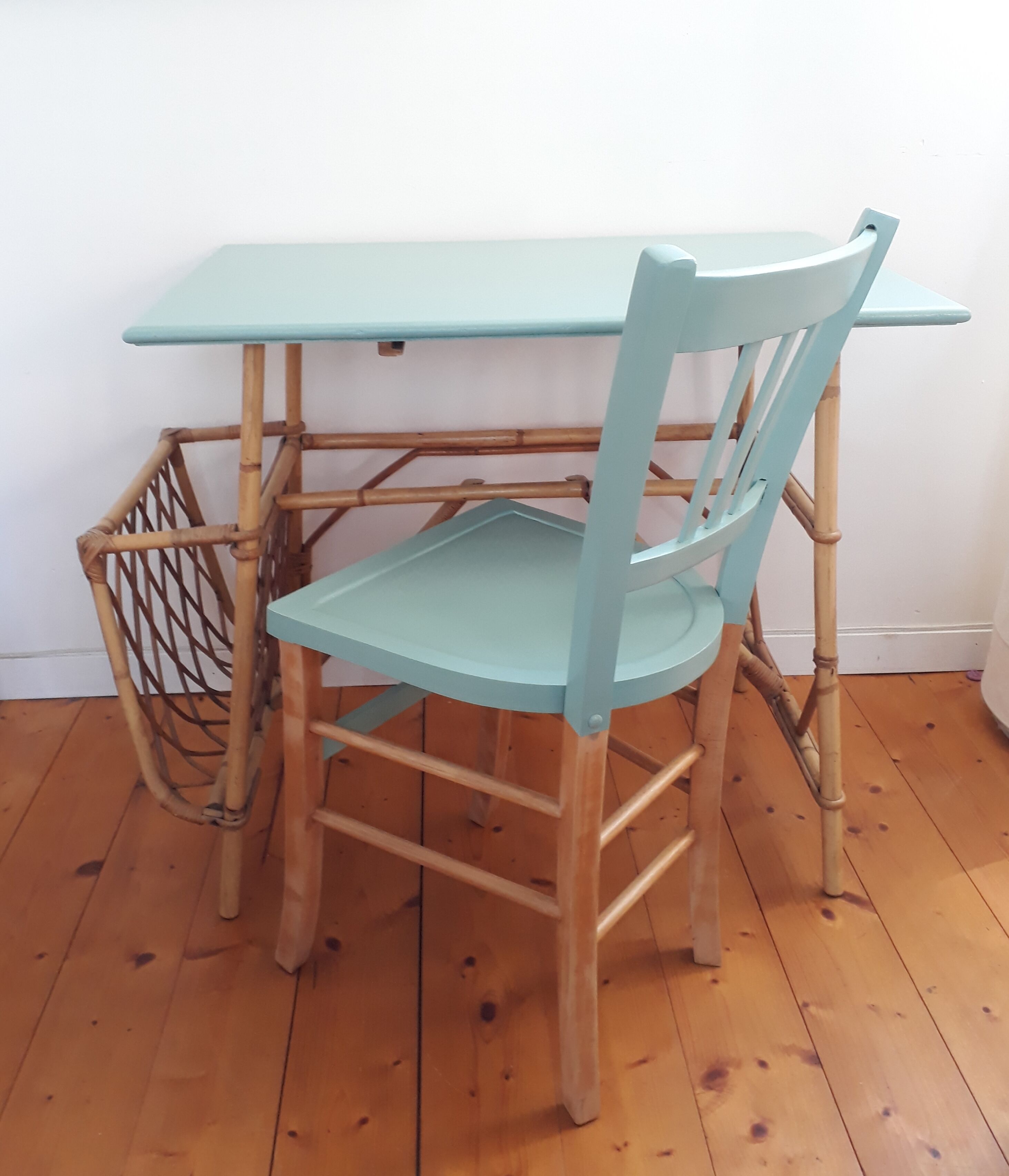 Desk mint green vintage 60s/70s Wicker rattan