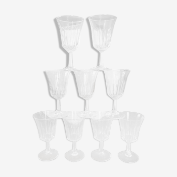 Set of 9 wine glasses