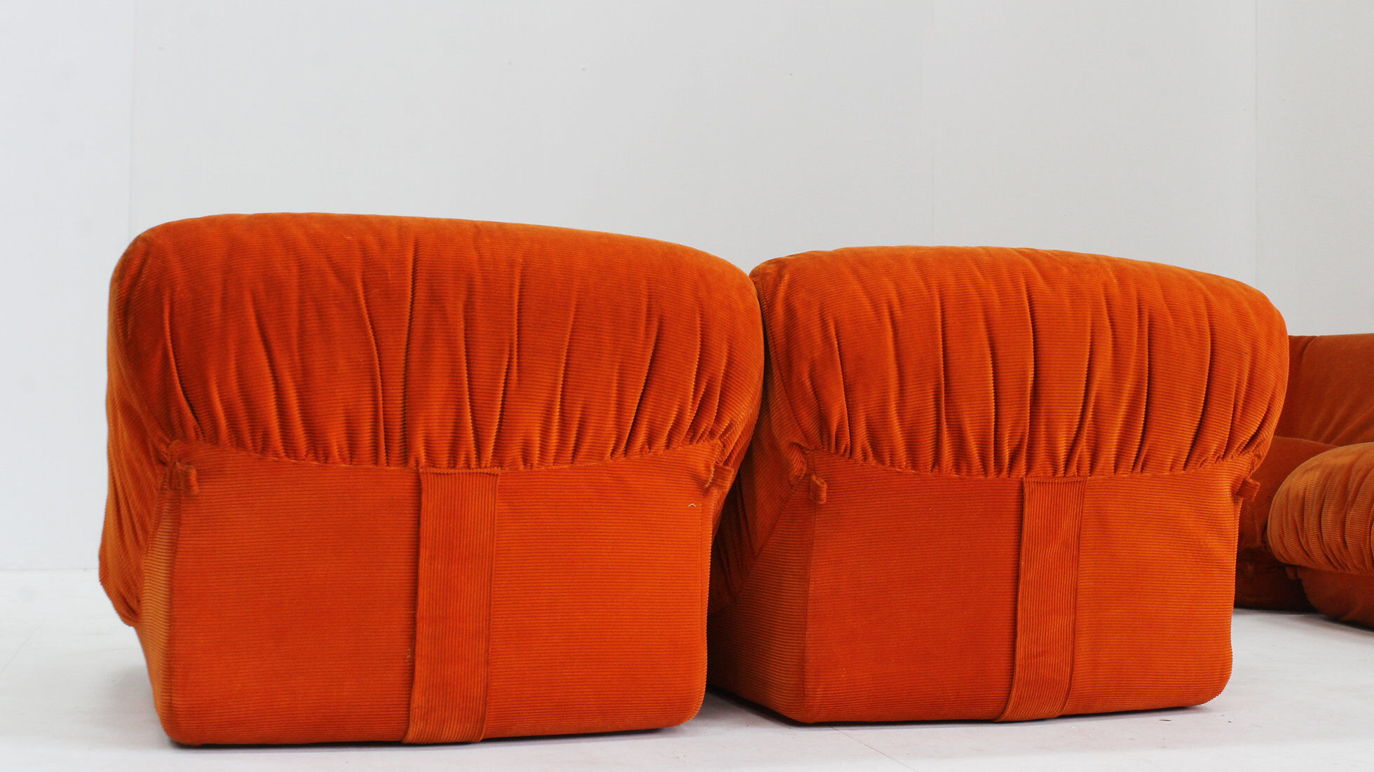 Airborne sectional sofa 'Patate' in orange corduroy, set of 7