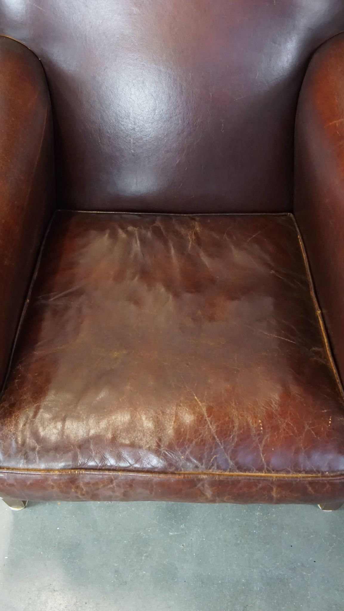 Set of 2 design armchairs made of sheepskin