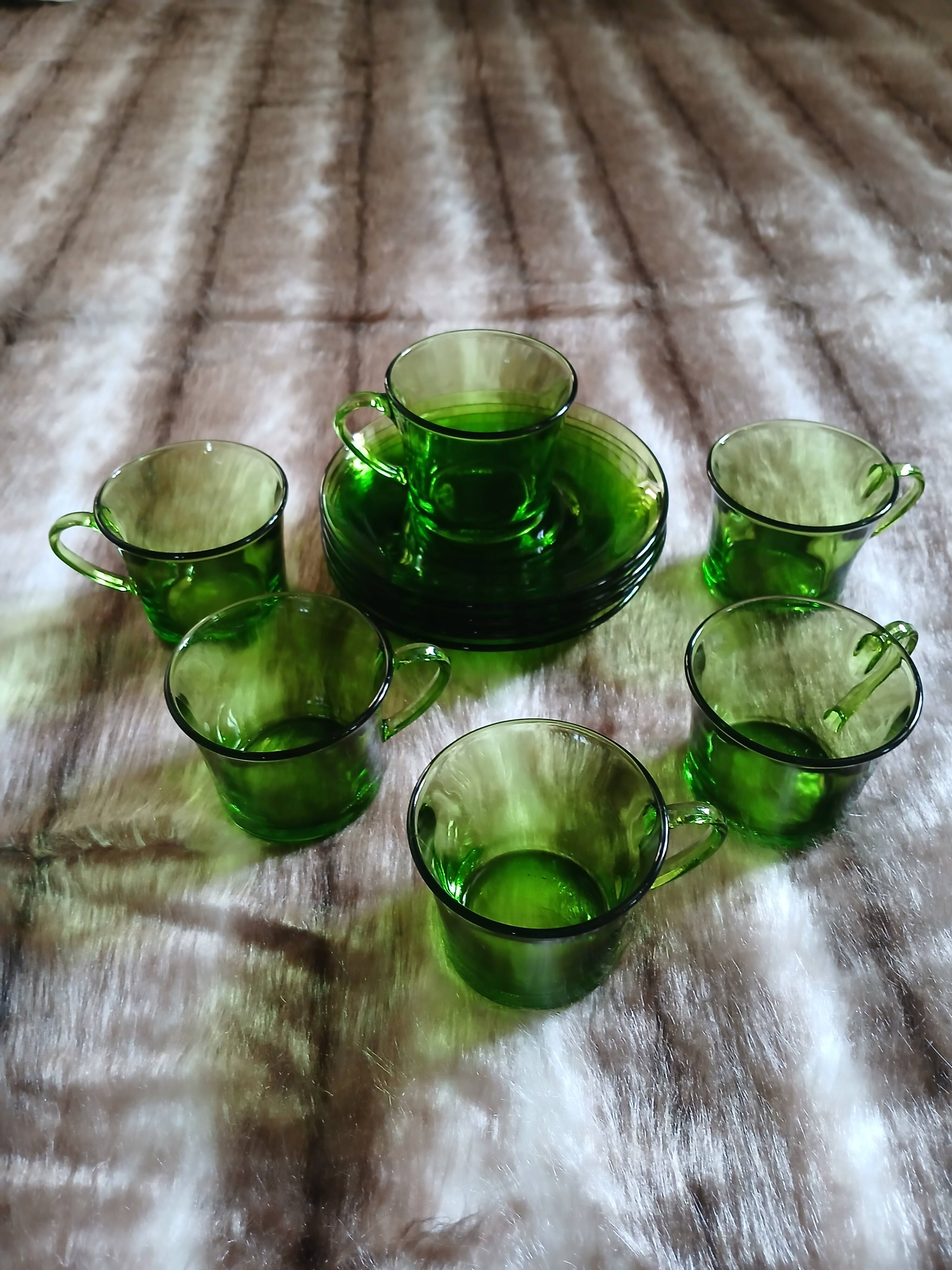 6 antique Duralex coffee cups