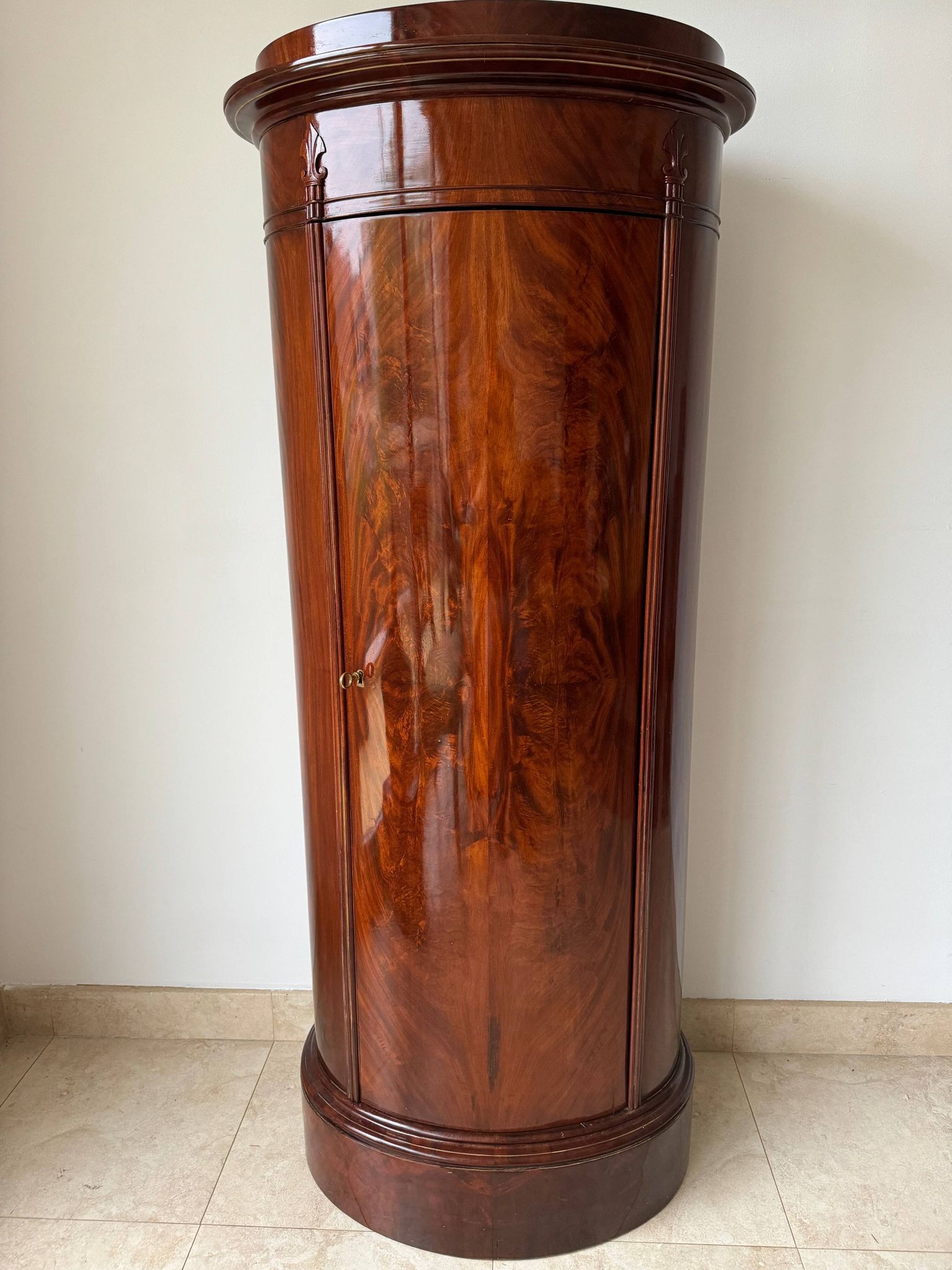 Somno “Column” or Cylindrical Cabinet, in flamed mahogany, Copenhagen, 1830-1840